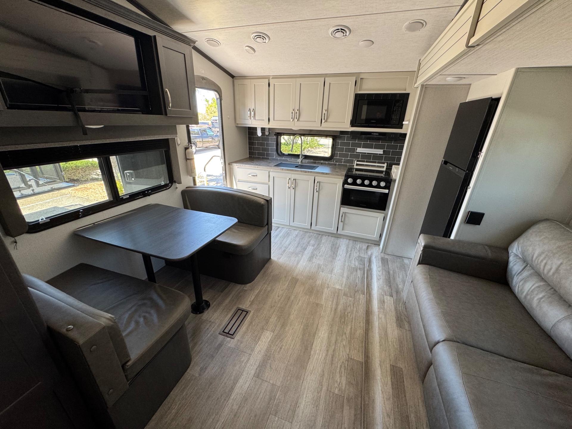 2024 Keystone RV 2024 Keystone RV Cougar Sport - thumbnail 6