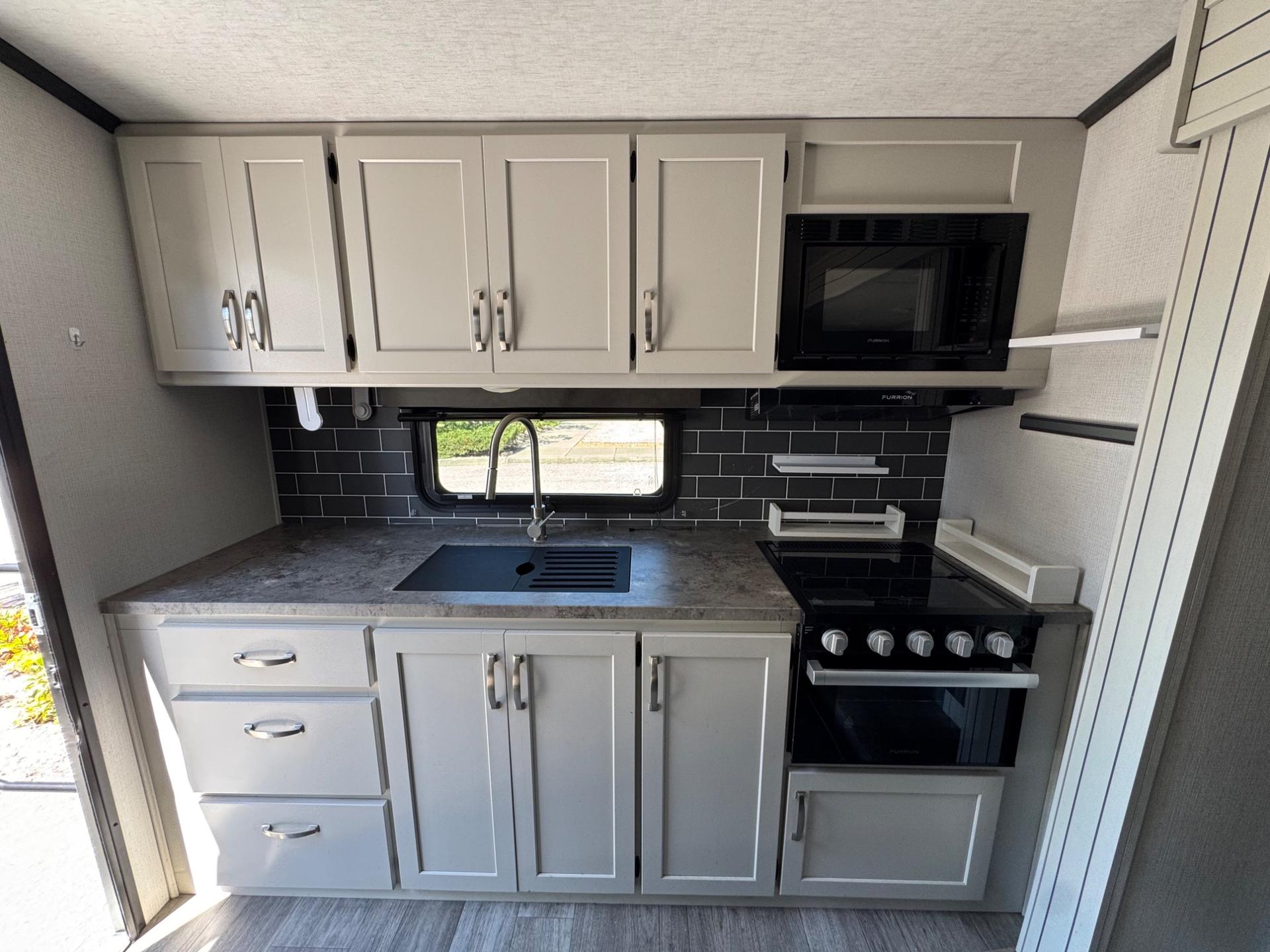 2024 Keystone RV 2024 Keystone RV Cougar Sport - thumbnail 8