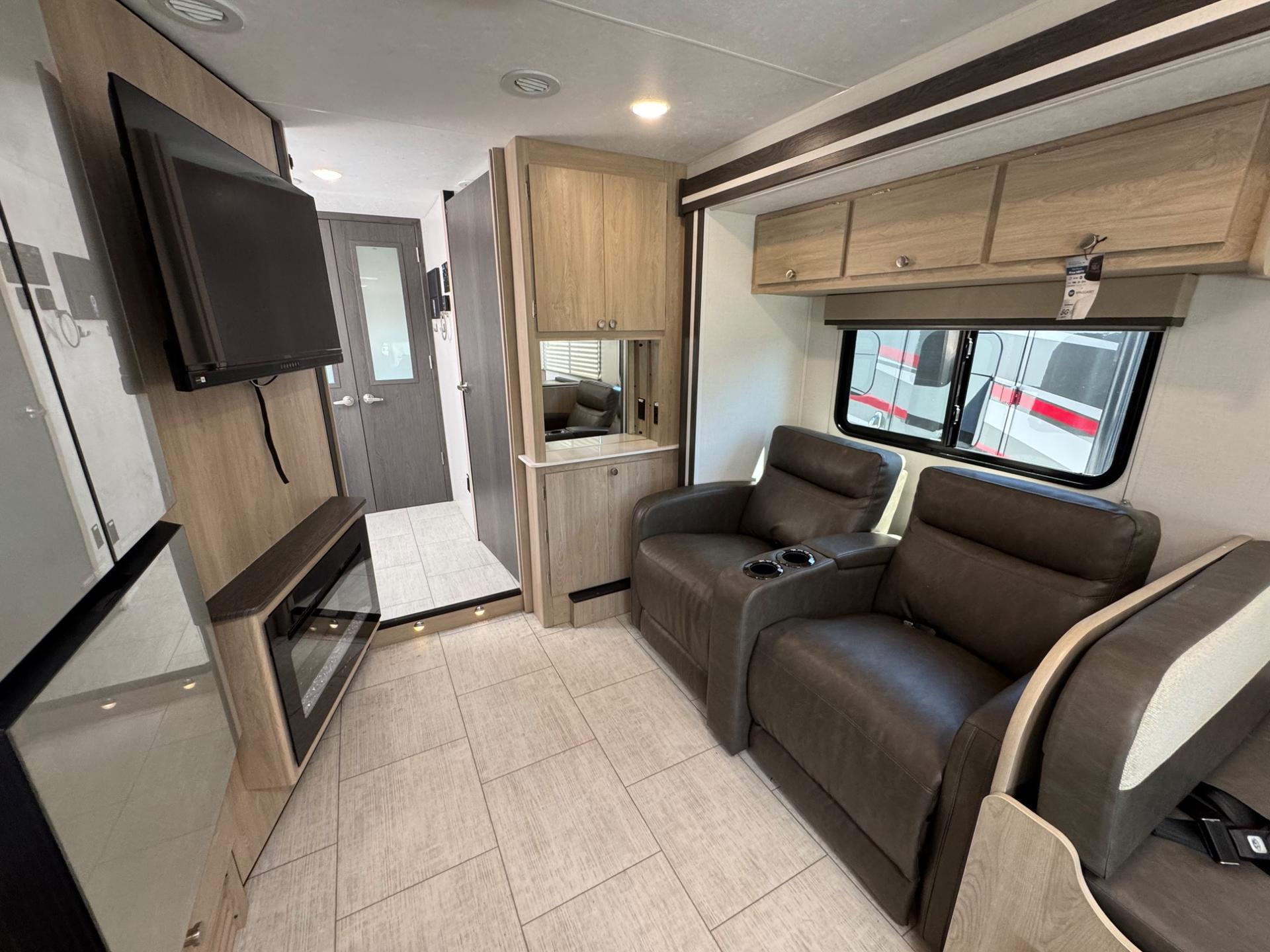 2026 Coachmen 2026 Coachmen Leprechaun - thumbnail 18