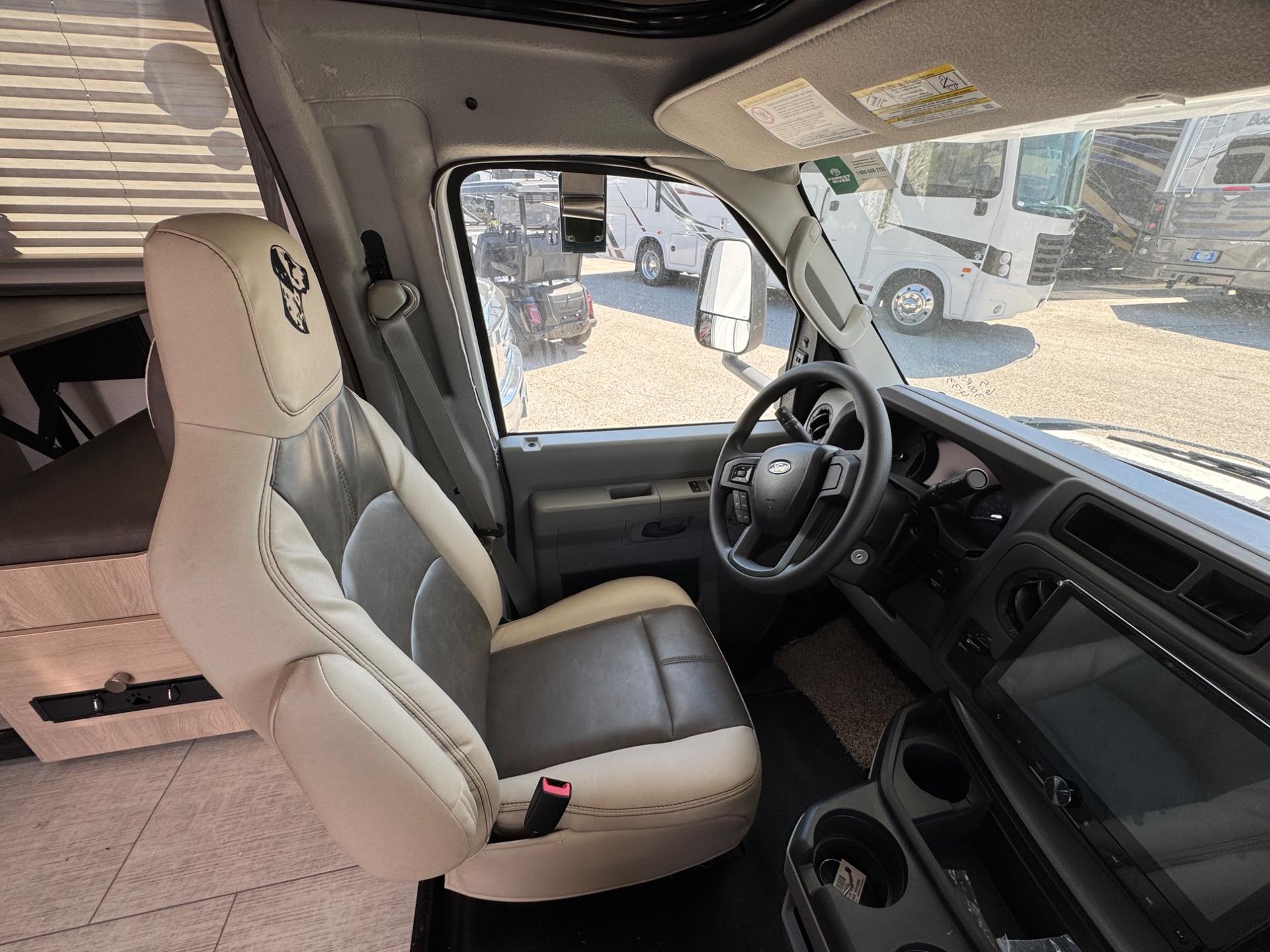 2026 Coachmen 2026 Coachmen Leprechaun - thumbnail 22