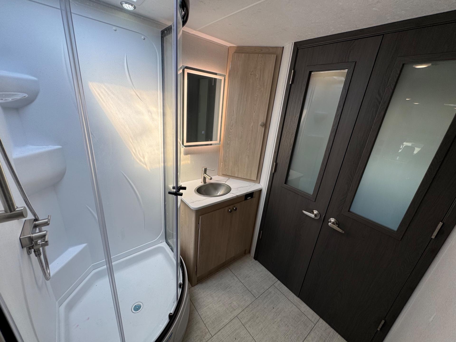 2026 Coachmen 2026 Coachmen Leprechaun - thumbnail 24