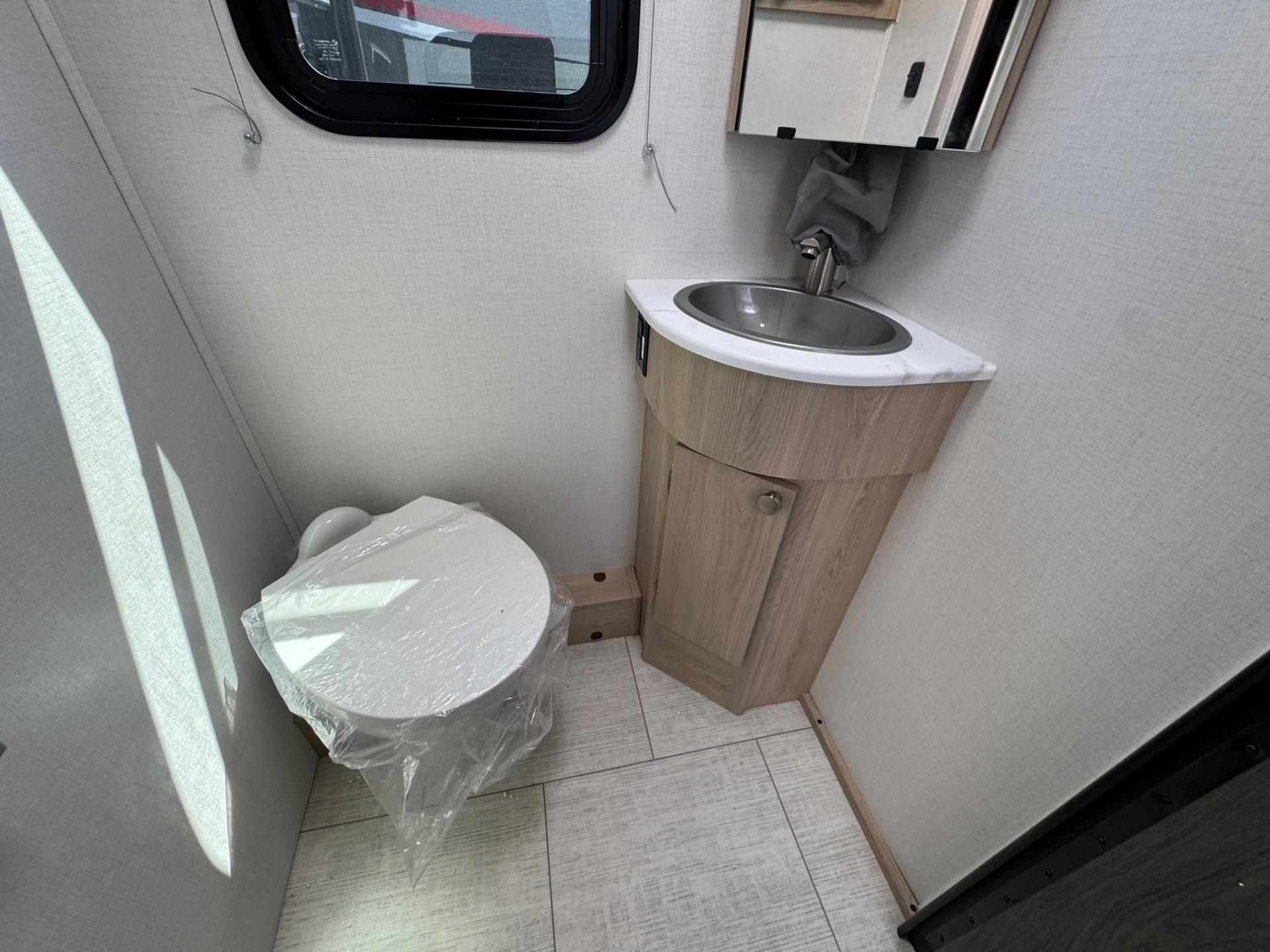 2026 Coachmen 2026 Coachmen Leprechaun - thumbnail 26