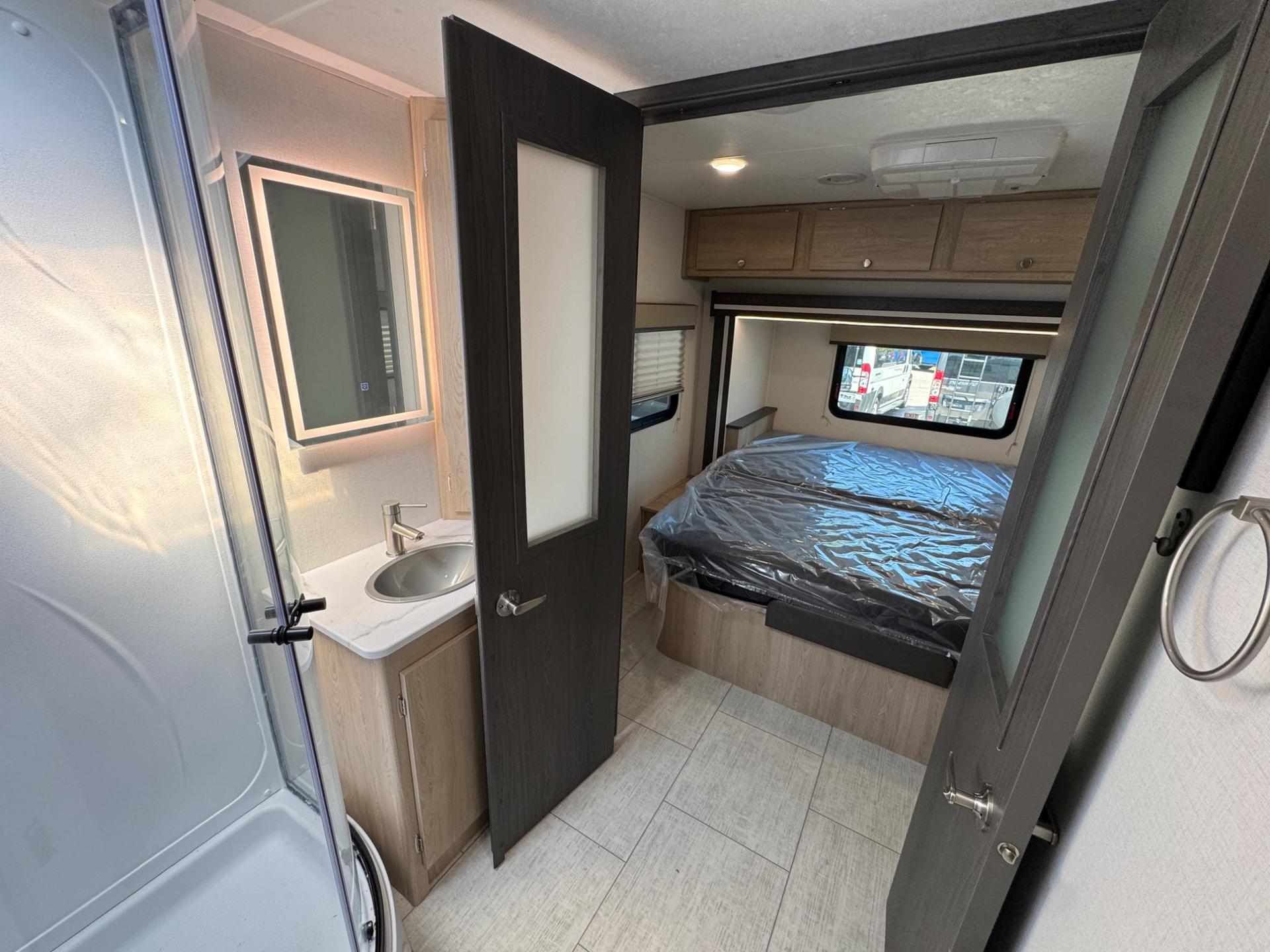 2026 Coachmen 2026 Coachmen Leprechaun - thumbnail 27