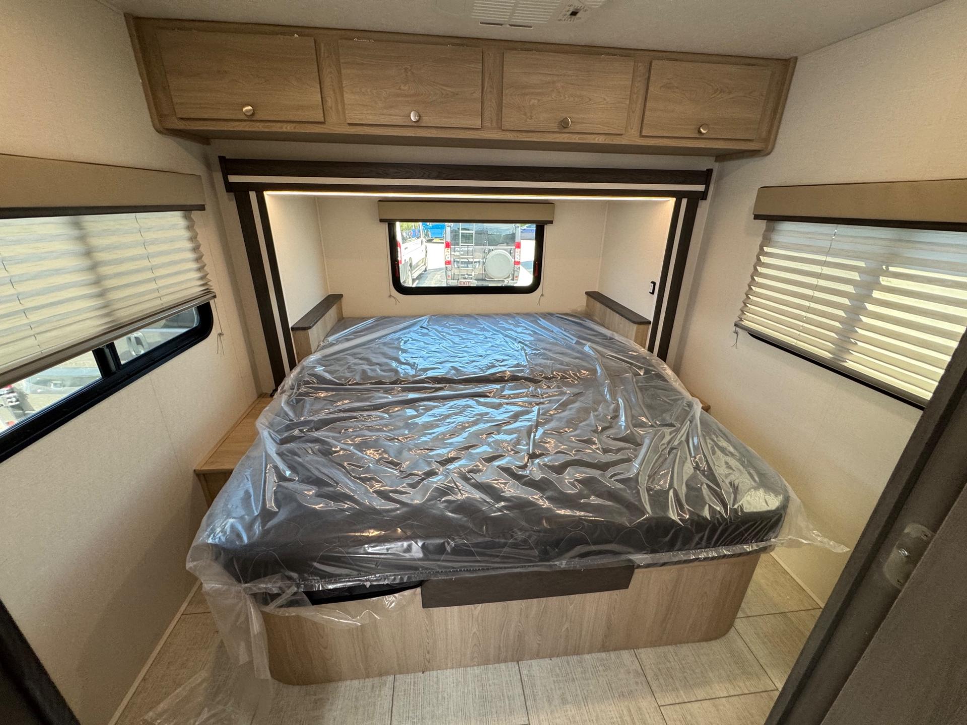 2026 Coachmen 2026 Coachmen Leprechaun - thumbnail 28