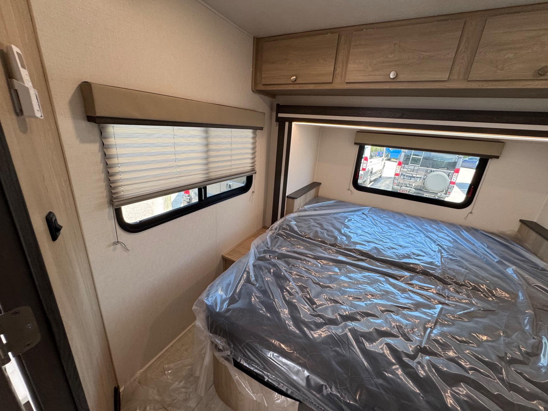 2026 Coachmen 2026 Coachmen Leprechaun - thumbnail 30