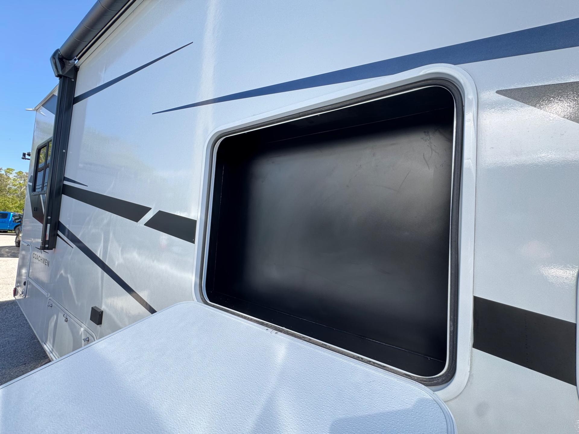 2026 Coachmen 2026 Coachmen Leprechaun - thumbnail 34