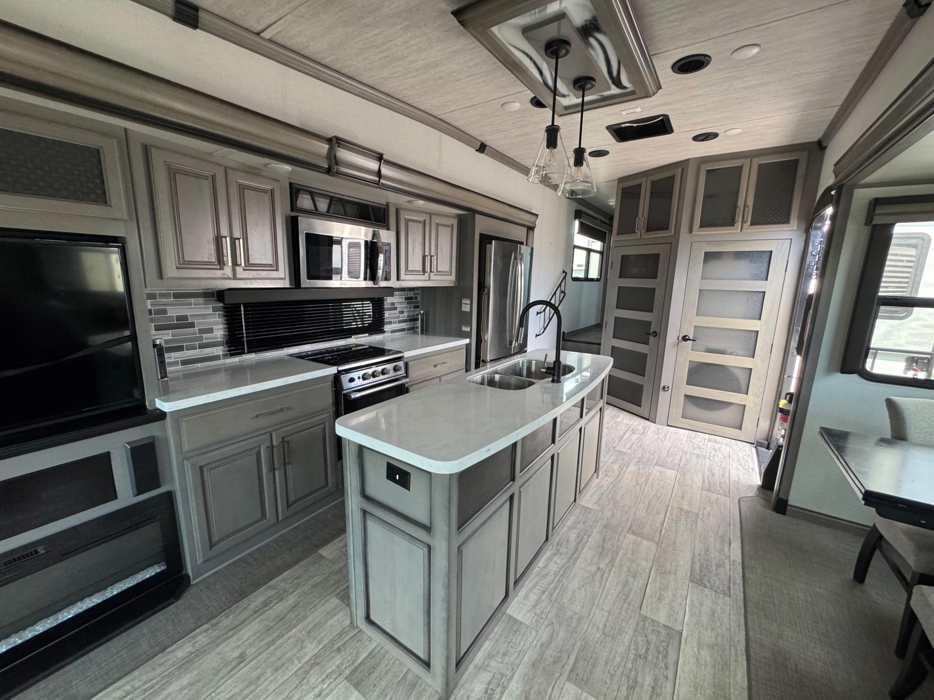 2021 KEYSTONE RV 2021 KEYSTONE RV MONTANA - thumbnail 8