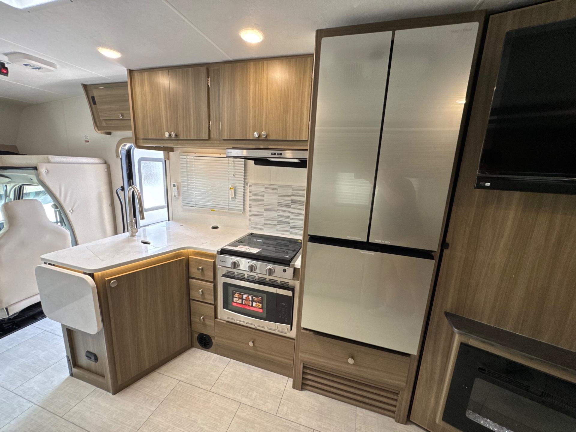 2026 Coachmen 2026 Coachmen Freelander - thumbnail 9