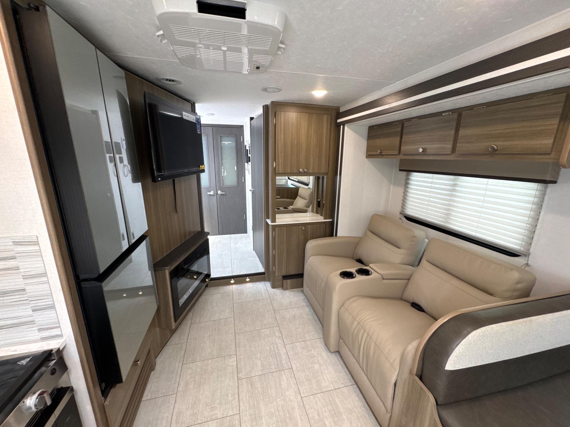 2026 Coachmen 2026 Coachmen Freelander - thumbnail 13