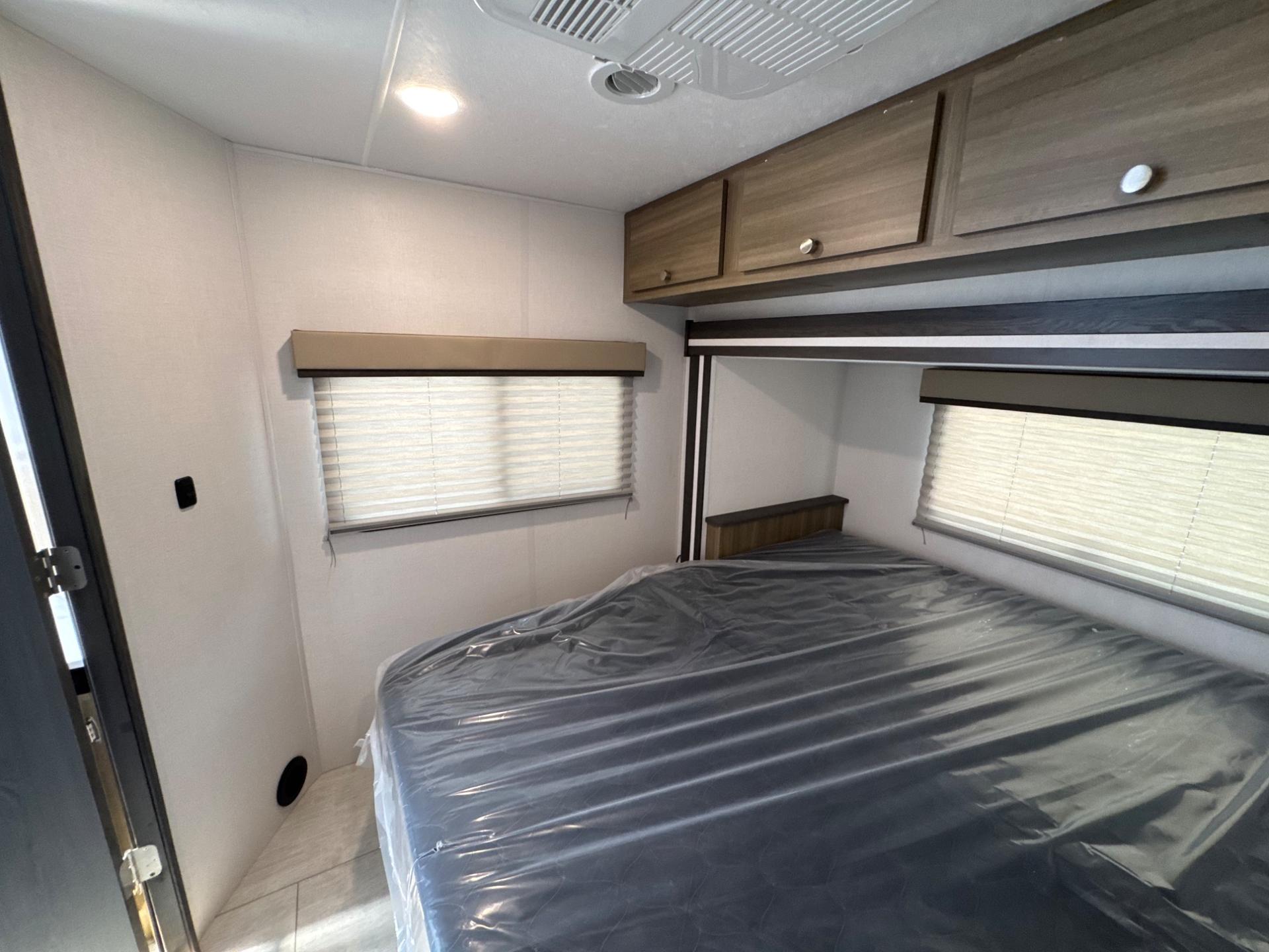 2026 Coachmen 2026 Coachmen Freelander - thumbnail 31