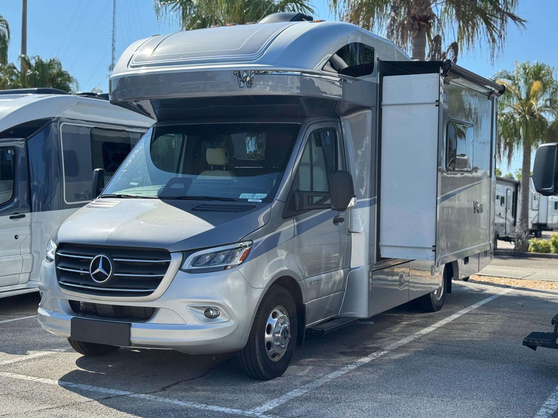 2026 Winnebago 2026 Winnebago View - thumbnail 3