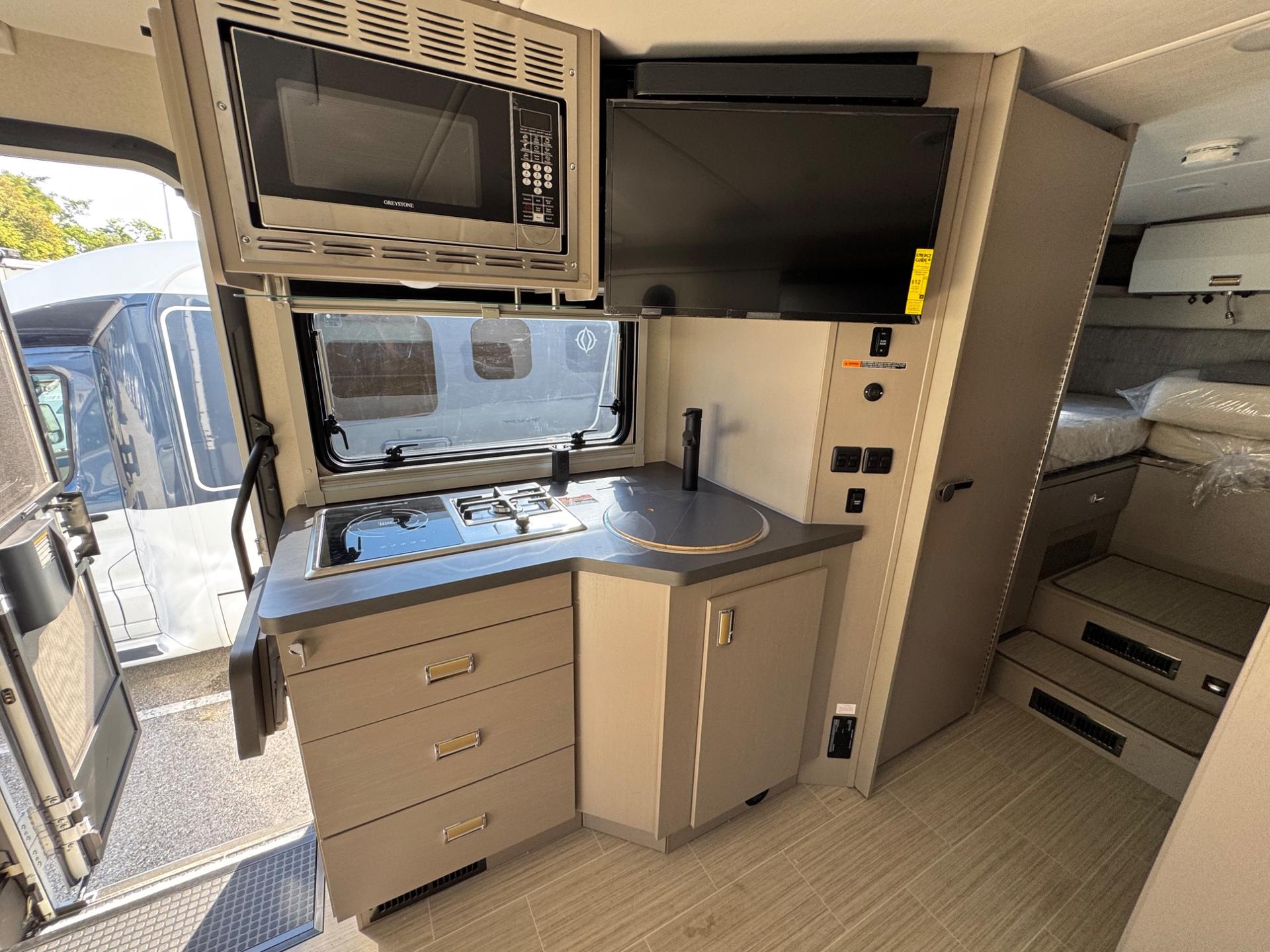 2026 Winnebago 2026 Winnebago View - thumbnail 9