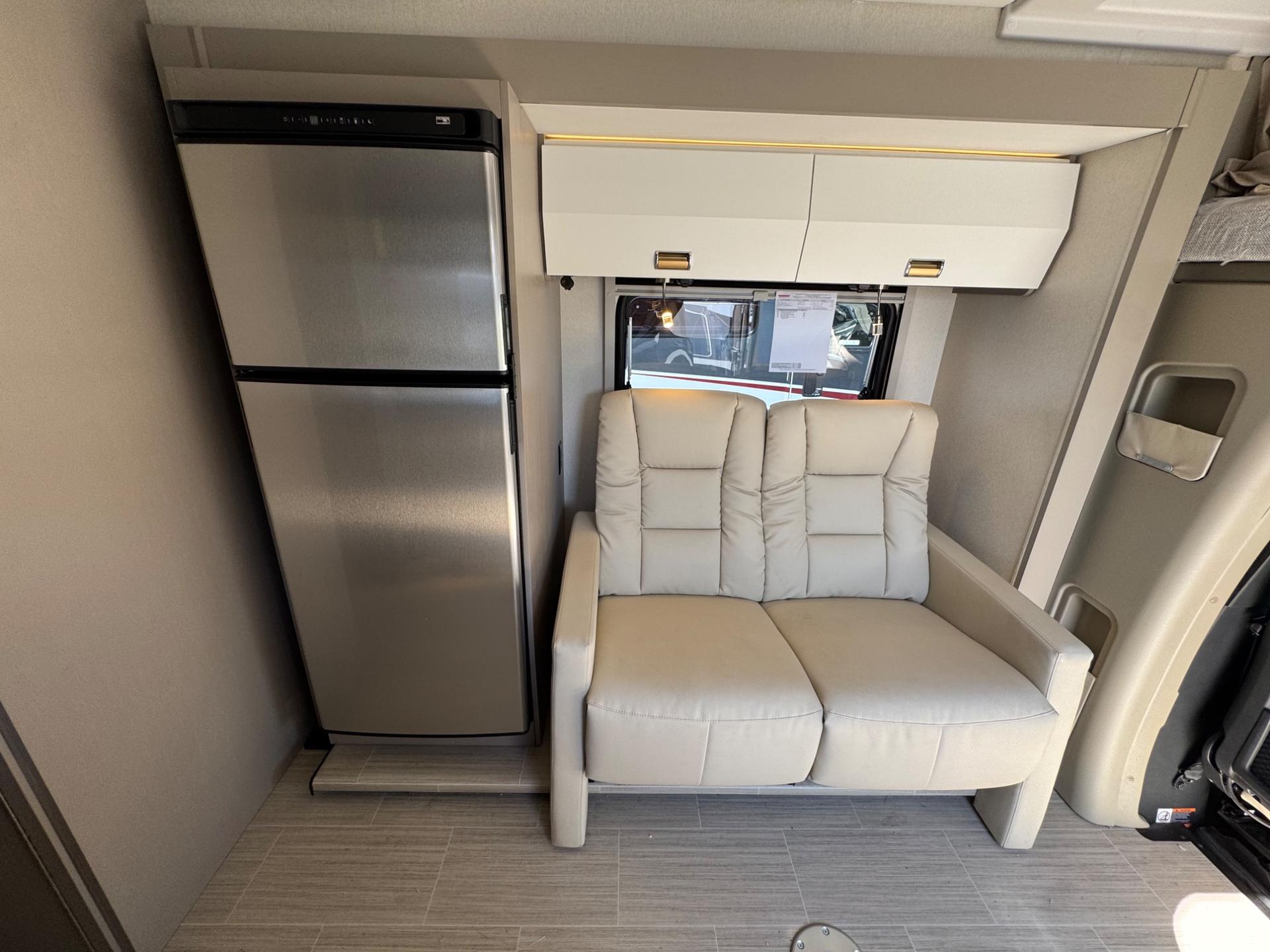 2026 Winnebago 2026 Winnebago View - thumbnail 14