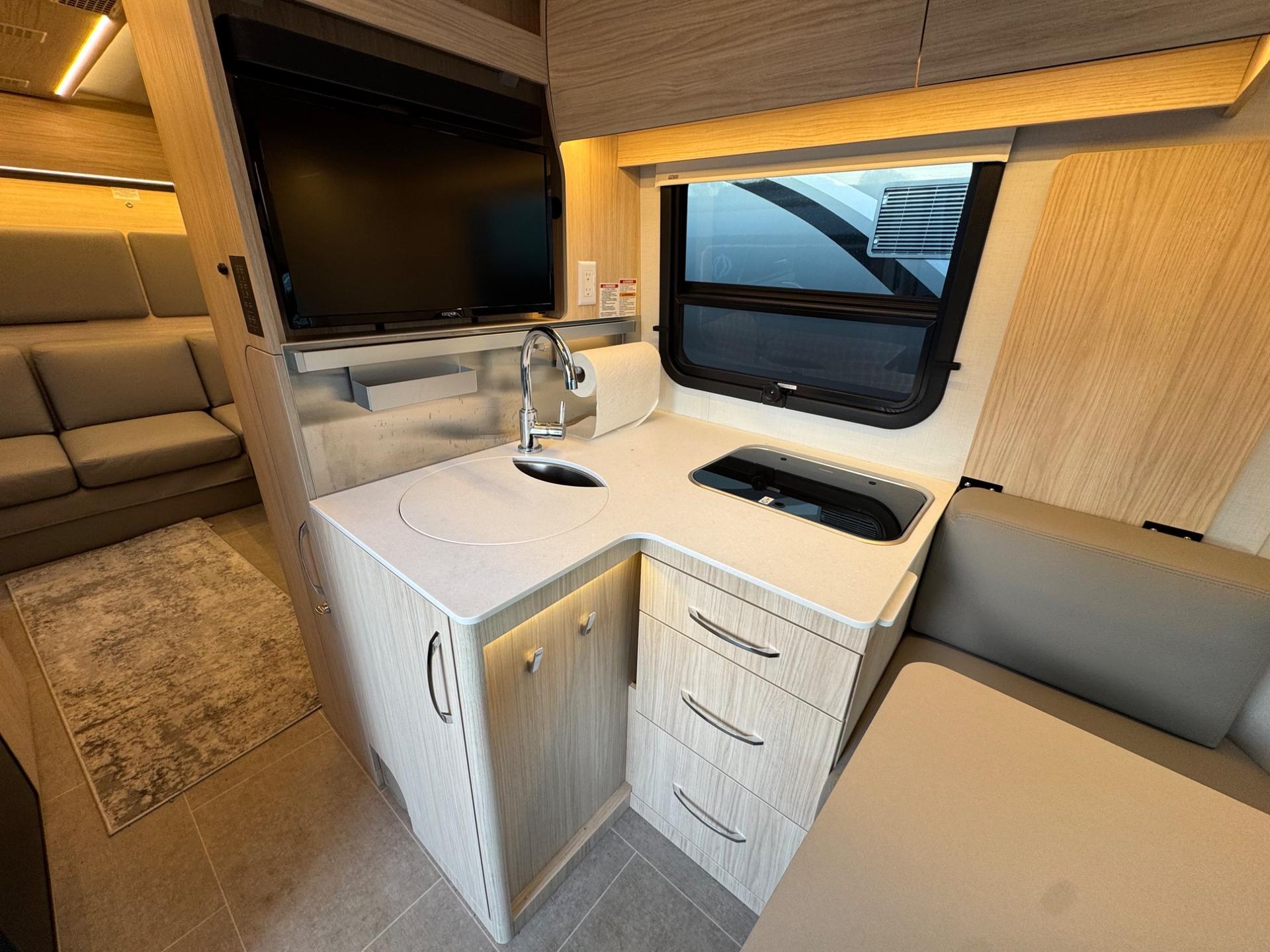 2025 Leisure Travel Vans 2025 Leisure Travel Vans Wonder - thumbnail 9