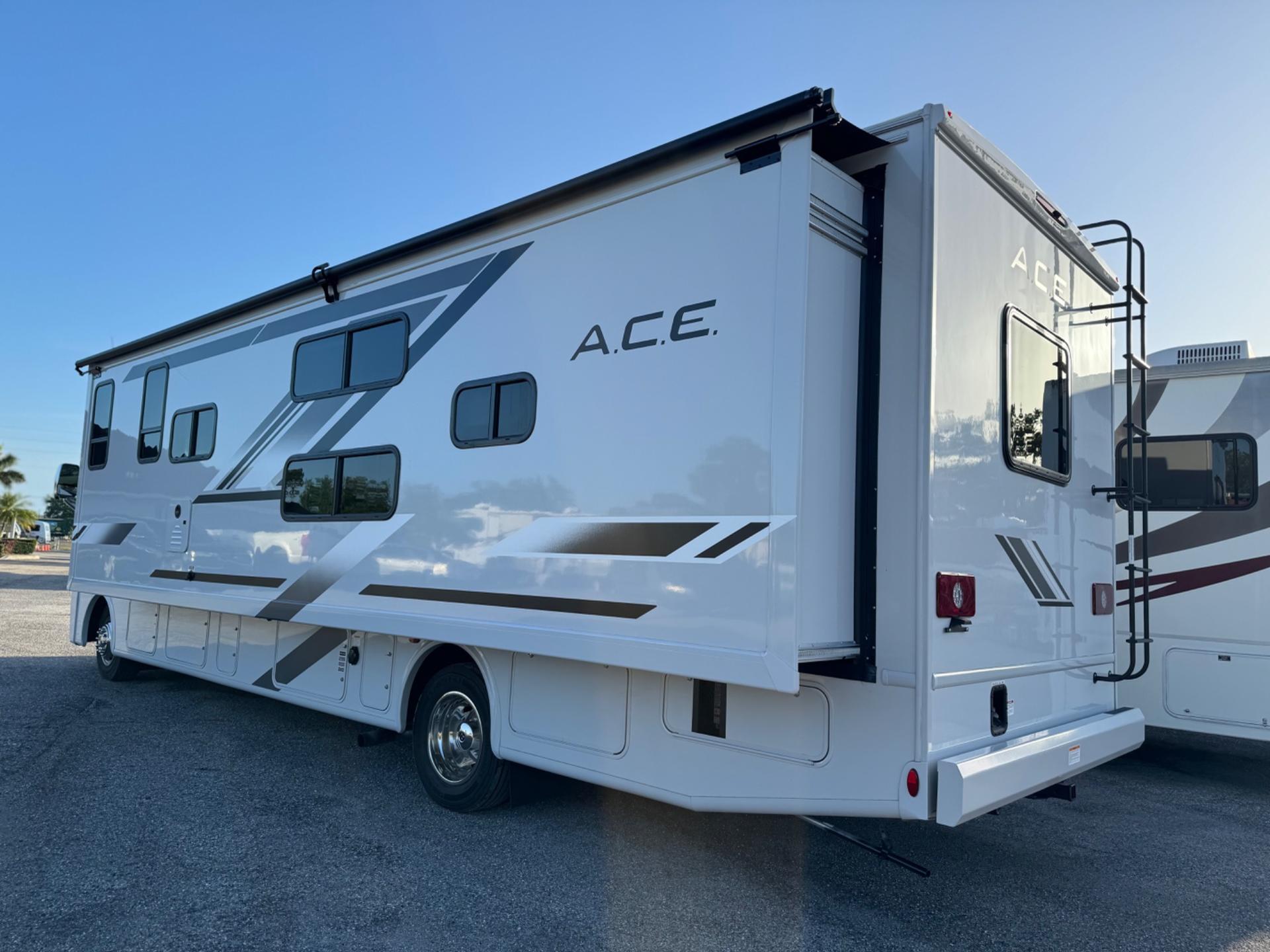 2026 Thor Motor Coach 2026 Thor Motor Coach A.C.E. - thumbnail 4