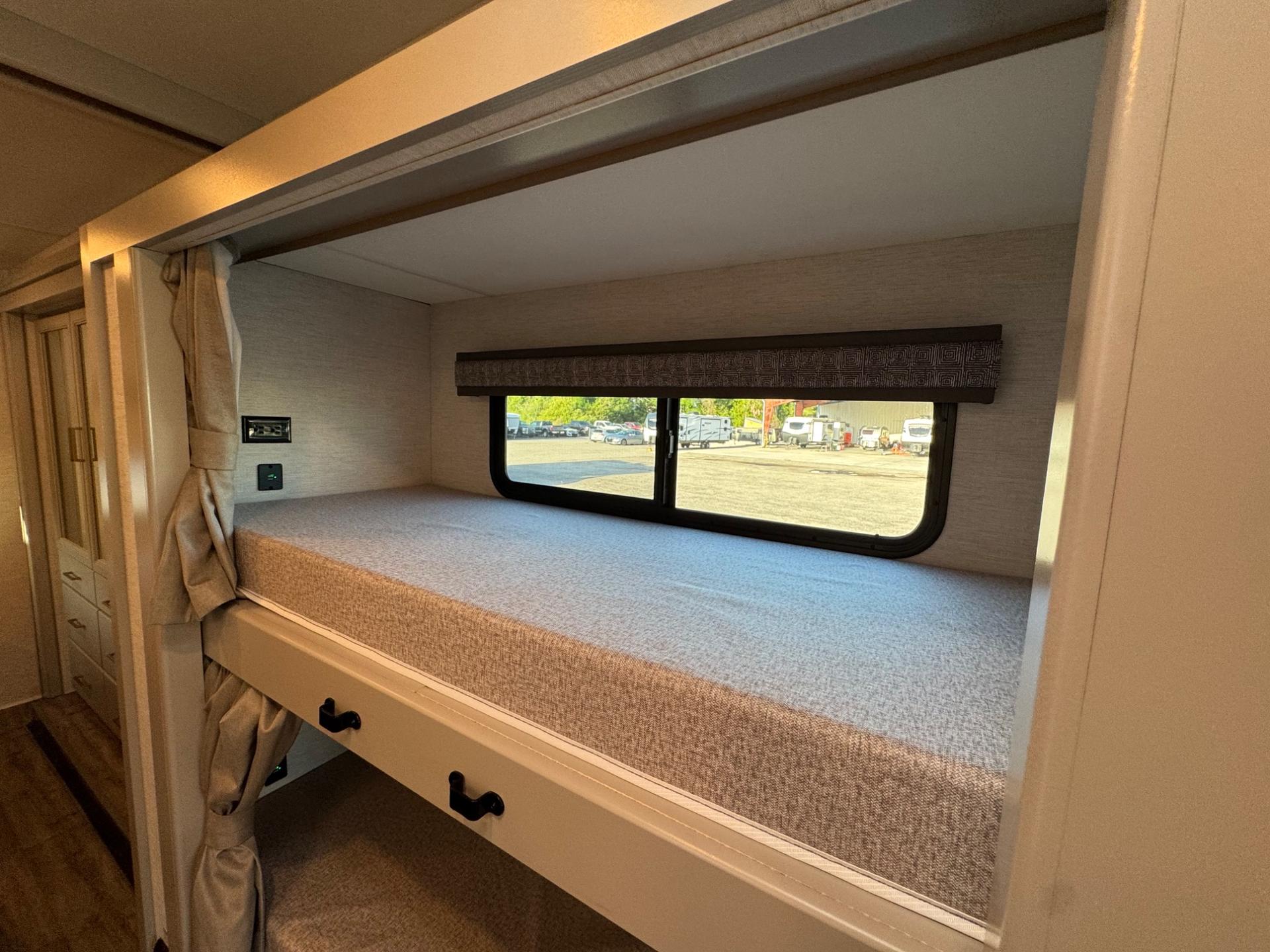 2026 Thor Motor Coach 2026 Thor Motor Coach A.C.E. - thumbnail 18