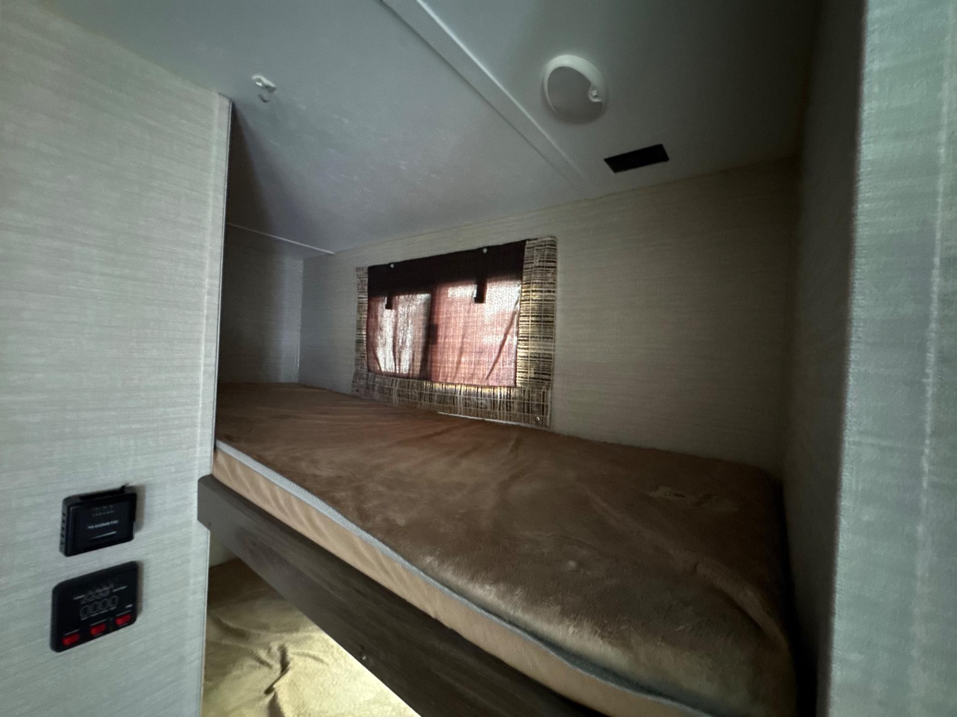 2018 Keystone RV 2018 Keystone RV Bullet - thumbnail 13