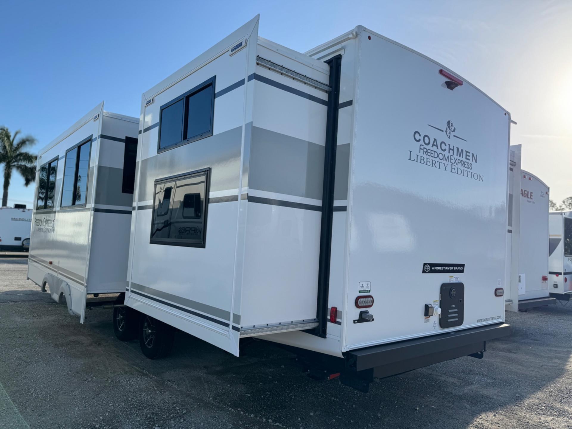 2026 Coachmen 2026 Coachmen Freedom Express Ultra Lite - thumbnail 4