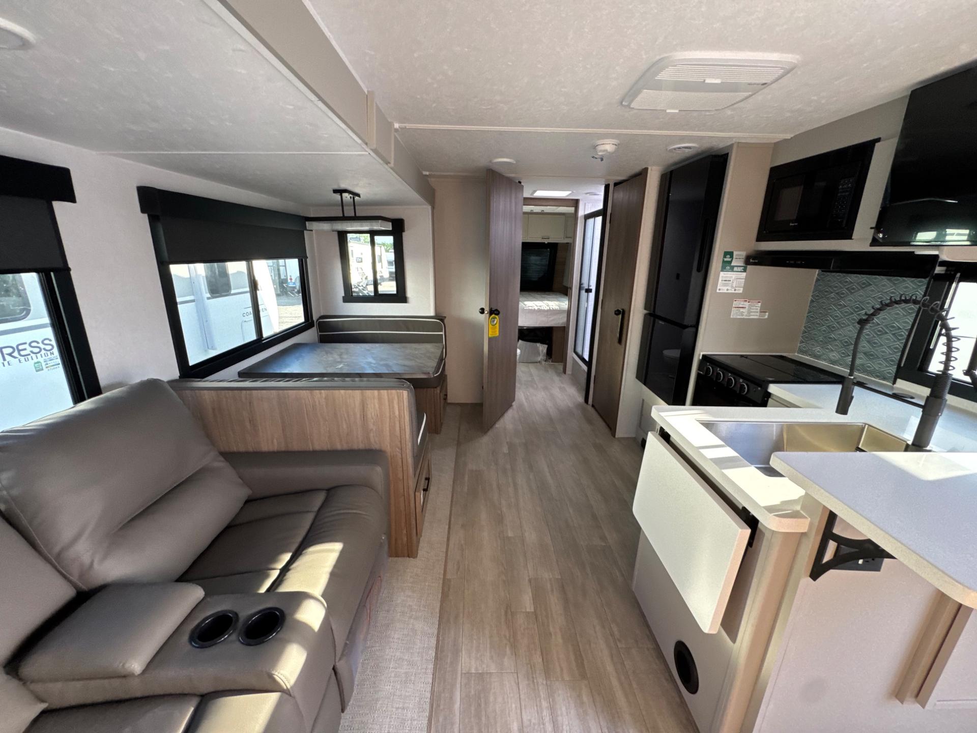 2026 Coachmen 2026 Coachmen Freedom Express Ultra Lite - thumbnail 7
