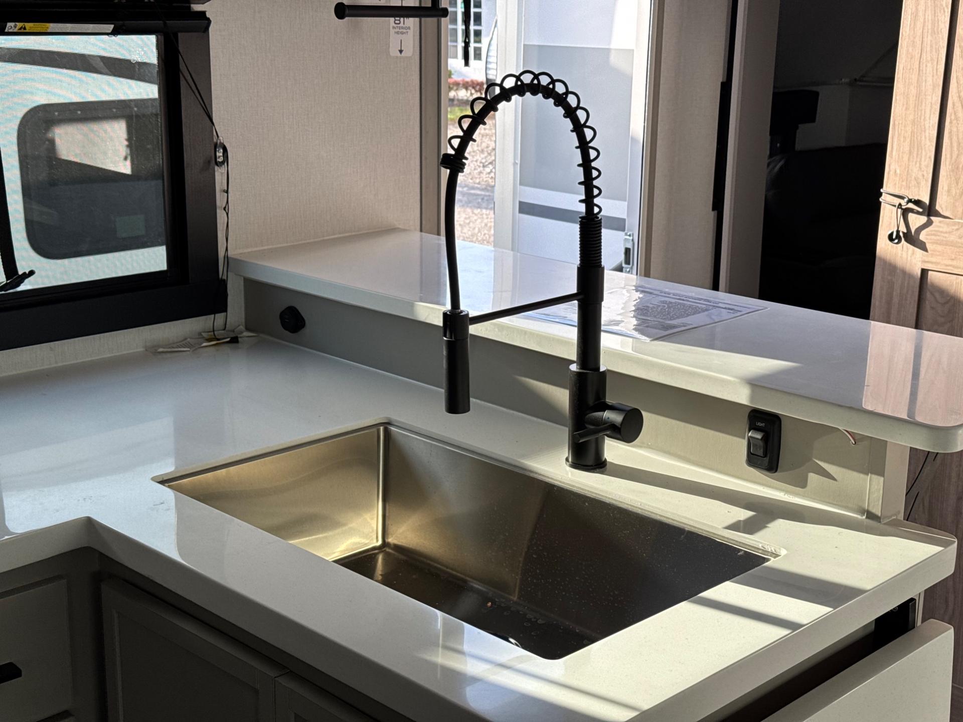 2026 Coachmen 2026 Coachmen Freedom Express Ultra Lite - thumbnail 10