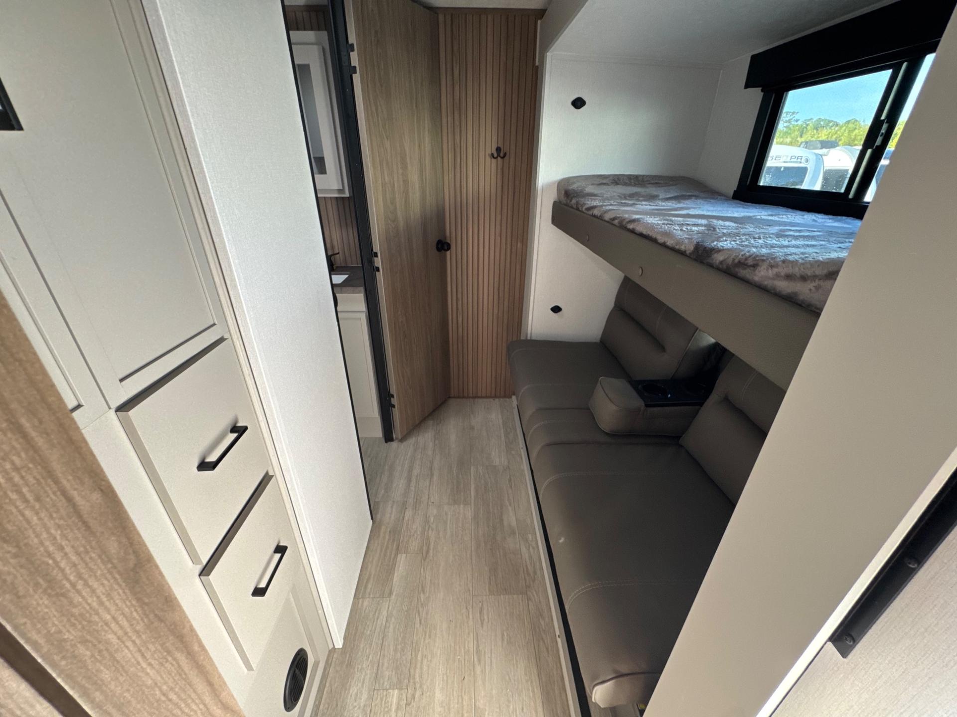 2026 Coachmen 2026 Coachmen Freedom Express Ultra Lite - thumbnail 17