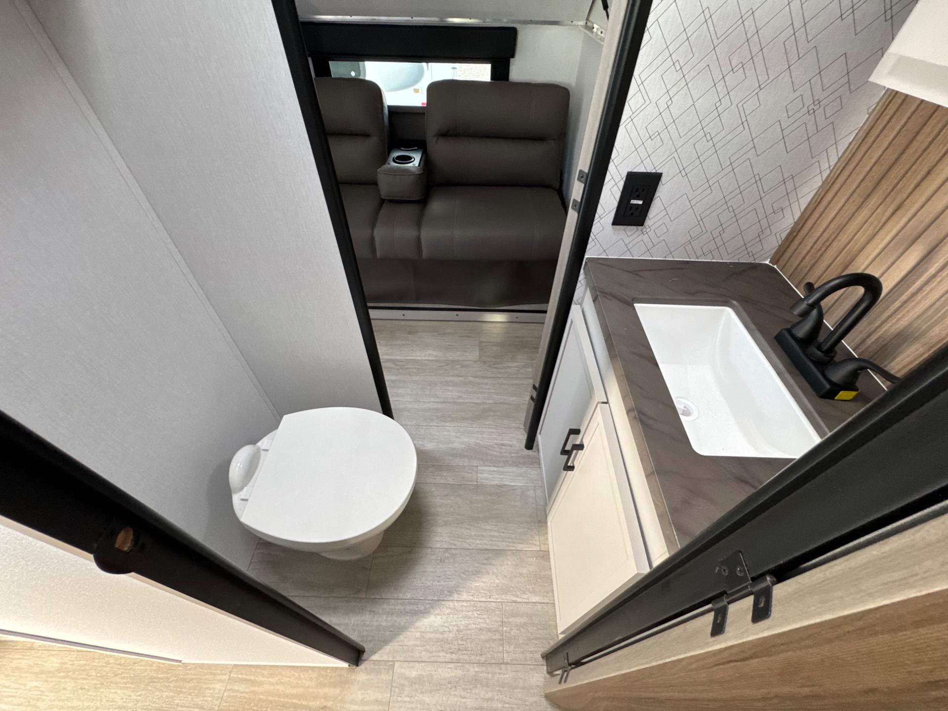 2026 Coachmen 2026 Coachmen Freedom Express Ultra Lite - thumbnail 20