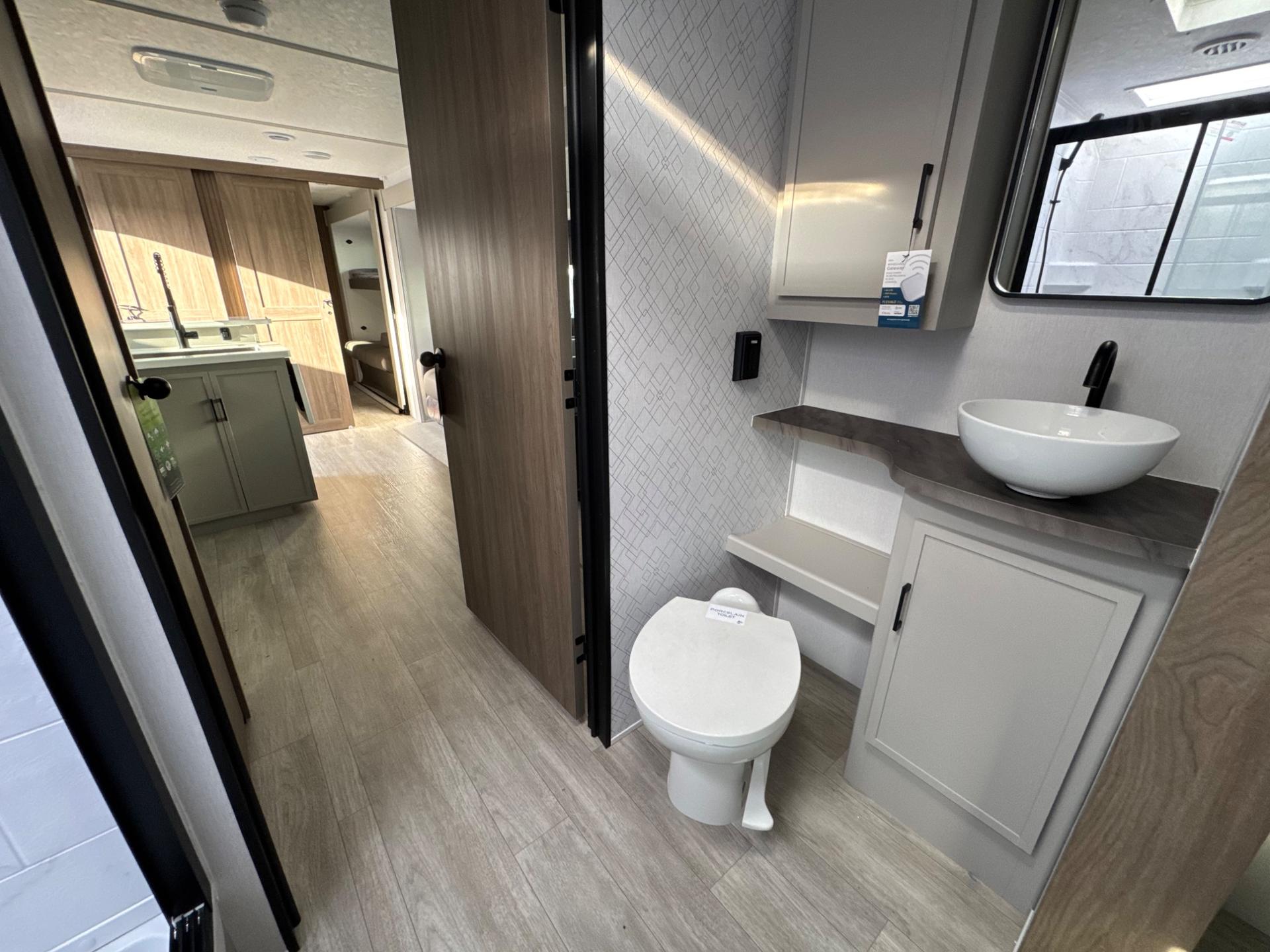 2026 Coachmen 2026 Coachmen Freedom Express Ultra Lite - thumbnail 28