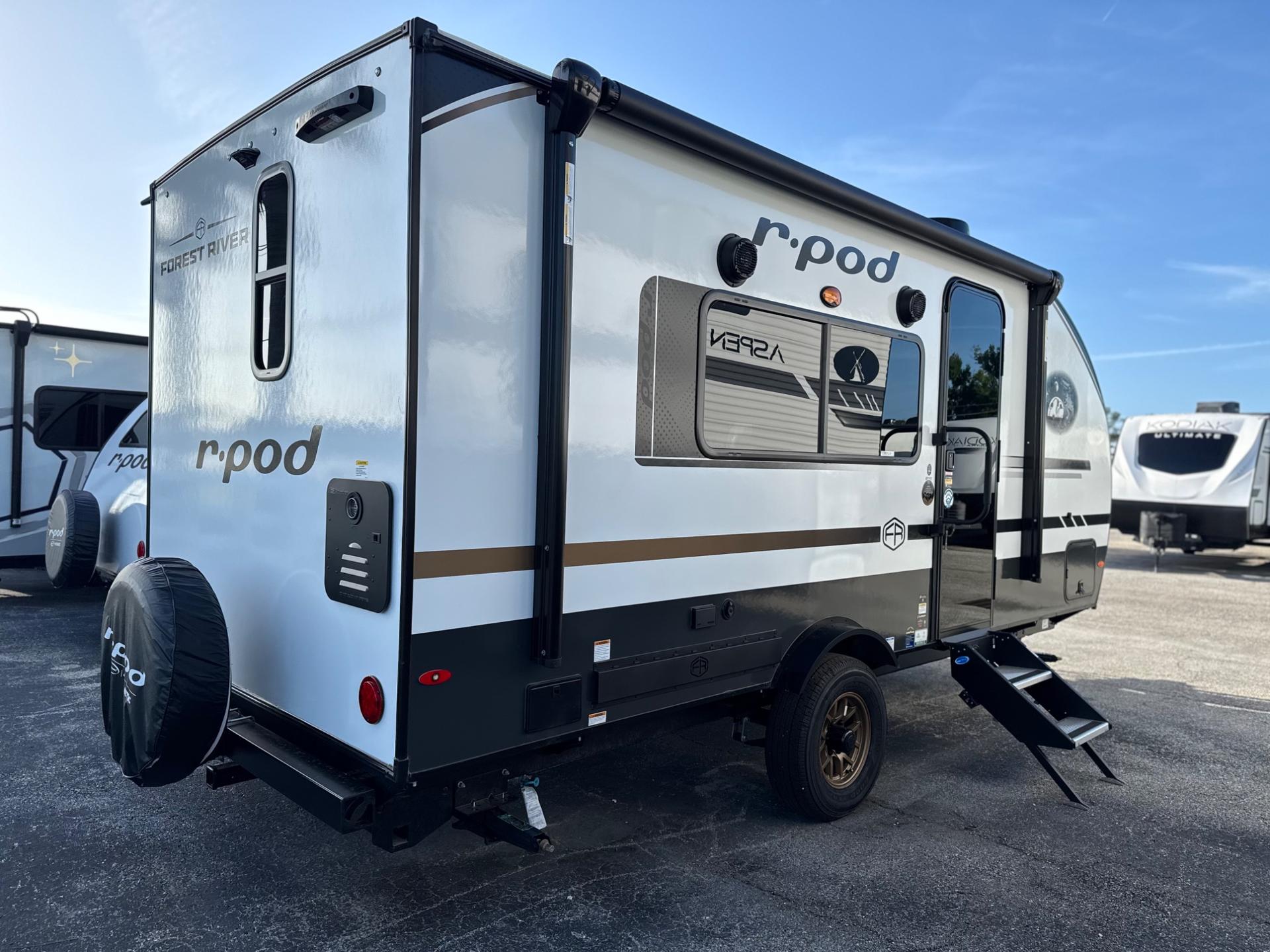 2026 Forest River 2026 Forest River r-pod - thumbnail 5