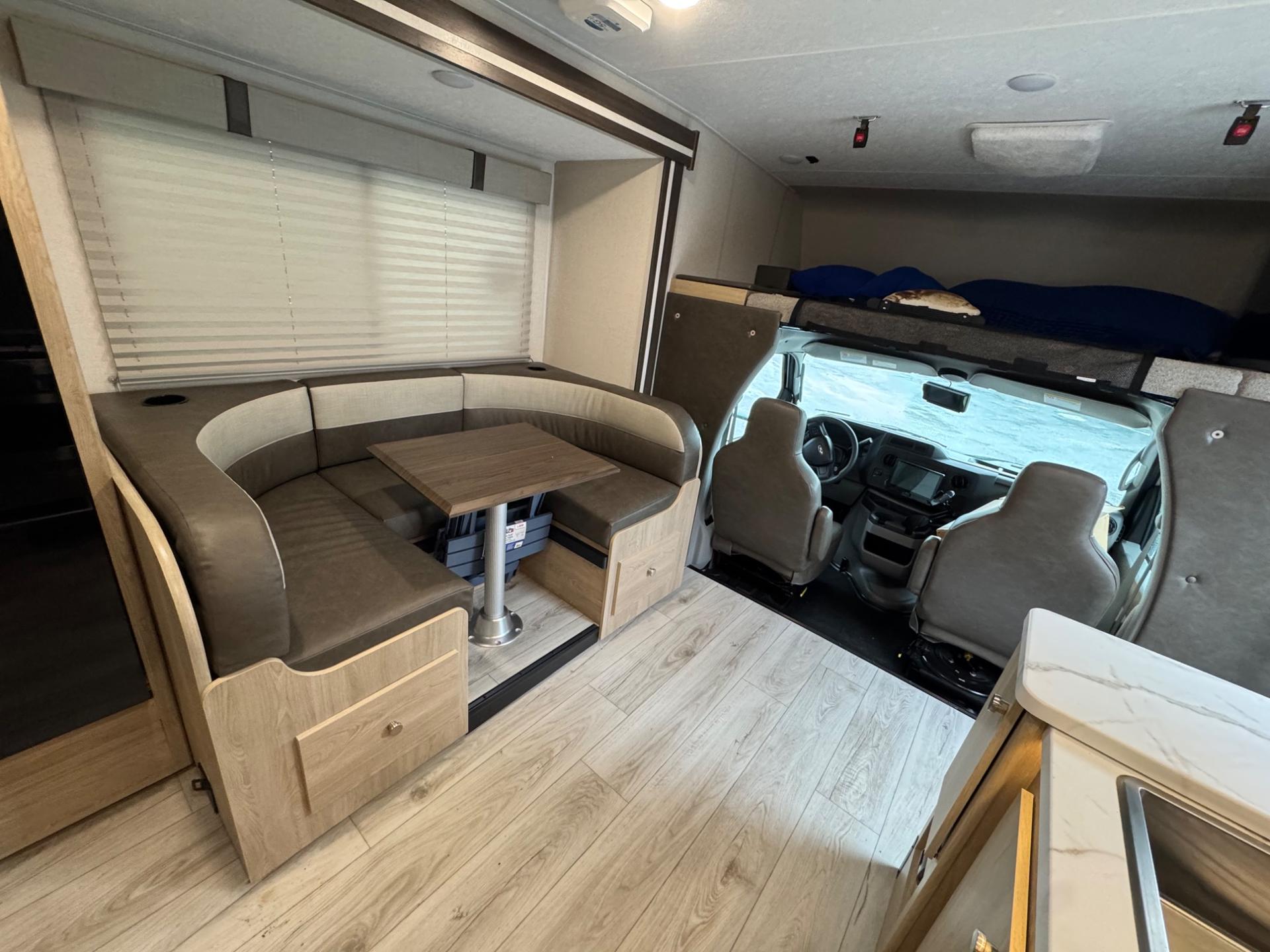 2025 Coachmen 2025 Coachmen Leprechaun - thumbnail 11