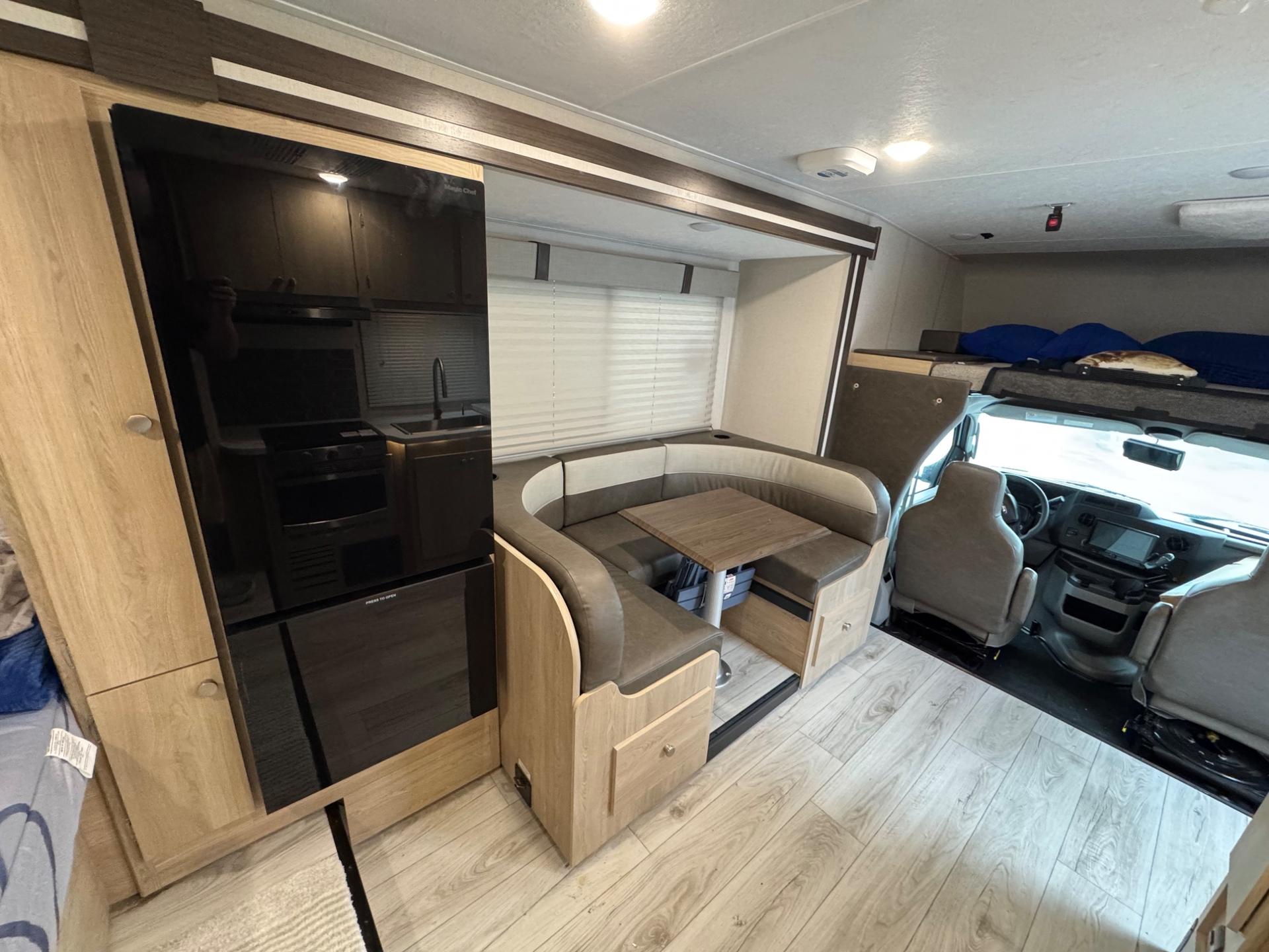 2025 Coachmen 2025 Coachmen Leprechaun - thumbnail 12
