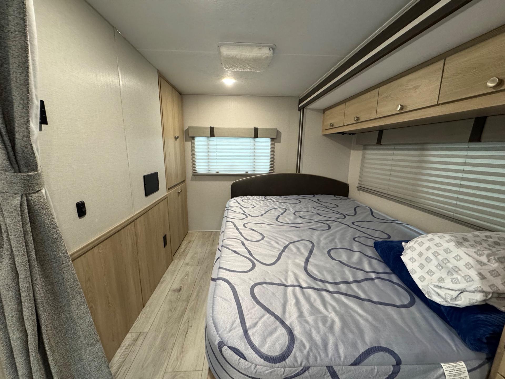 2025 Coachmen 2025 Coachmen Leprechaun - thumbnail 14