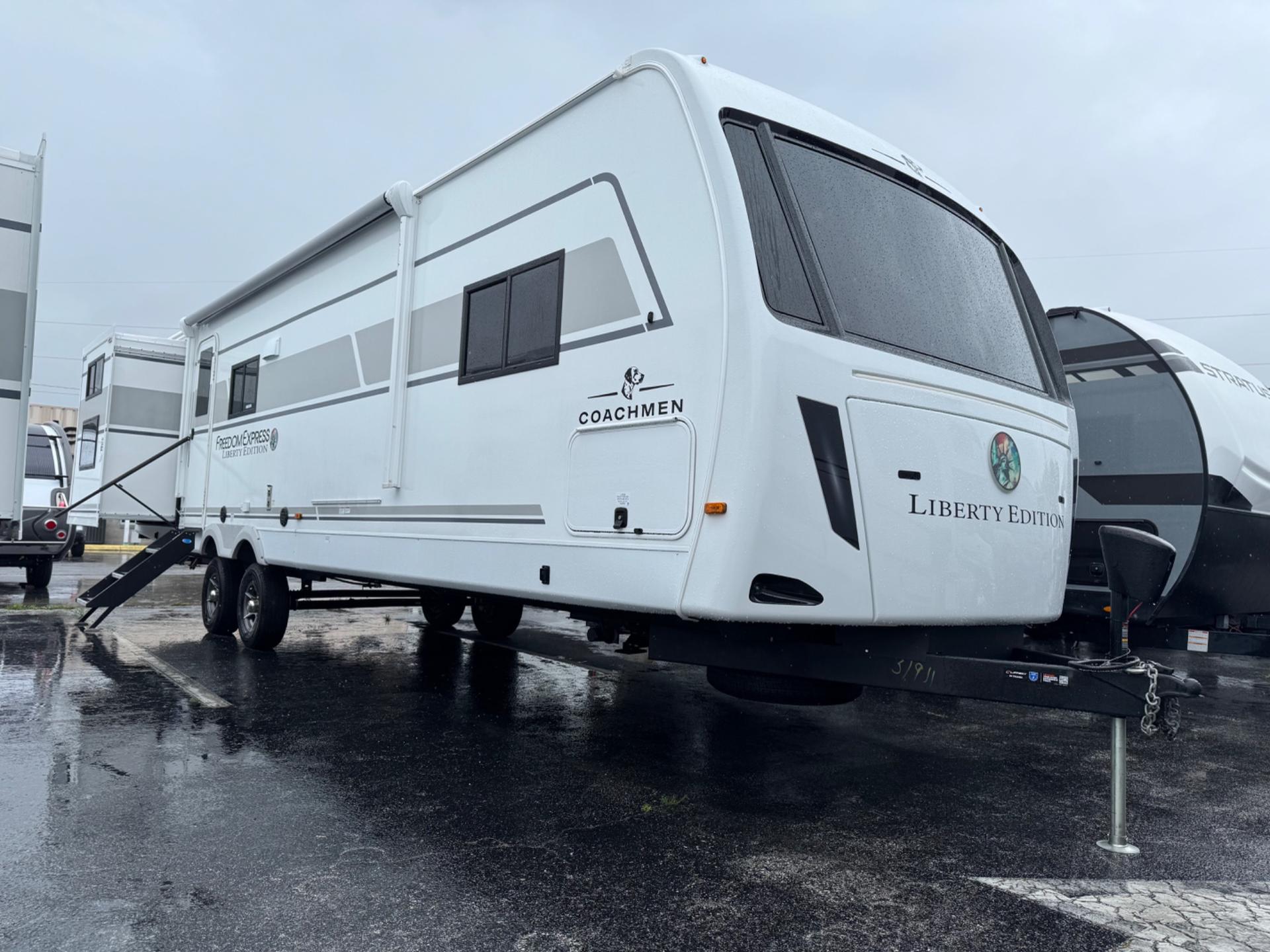2026 Coachmen Freedom Express Ultra Lite 330BHDS
