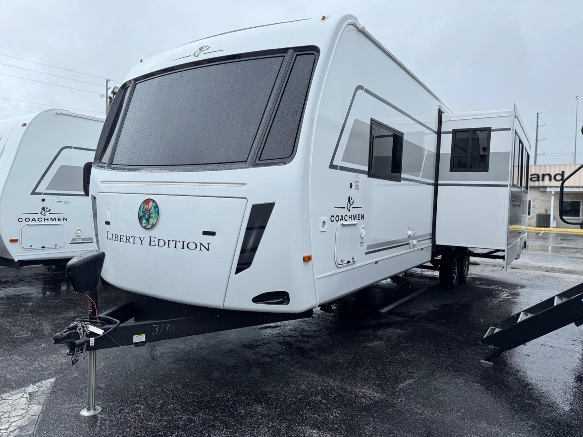 2026 Coachmen 2026 Coachmen Freedom Express Ultra Lite - thumbnail 3