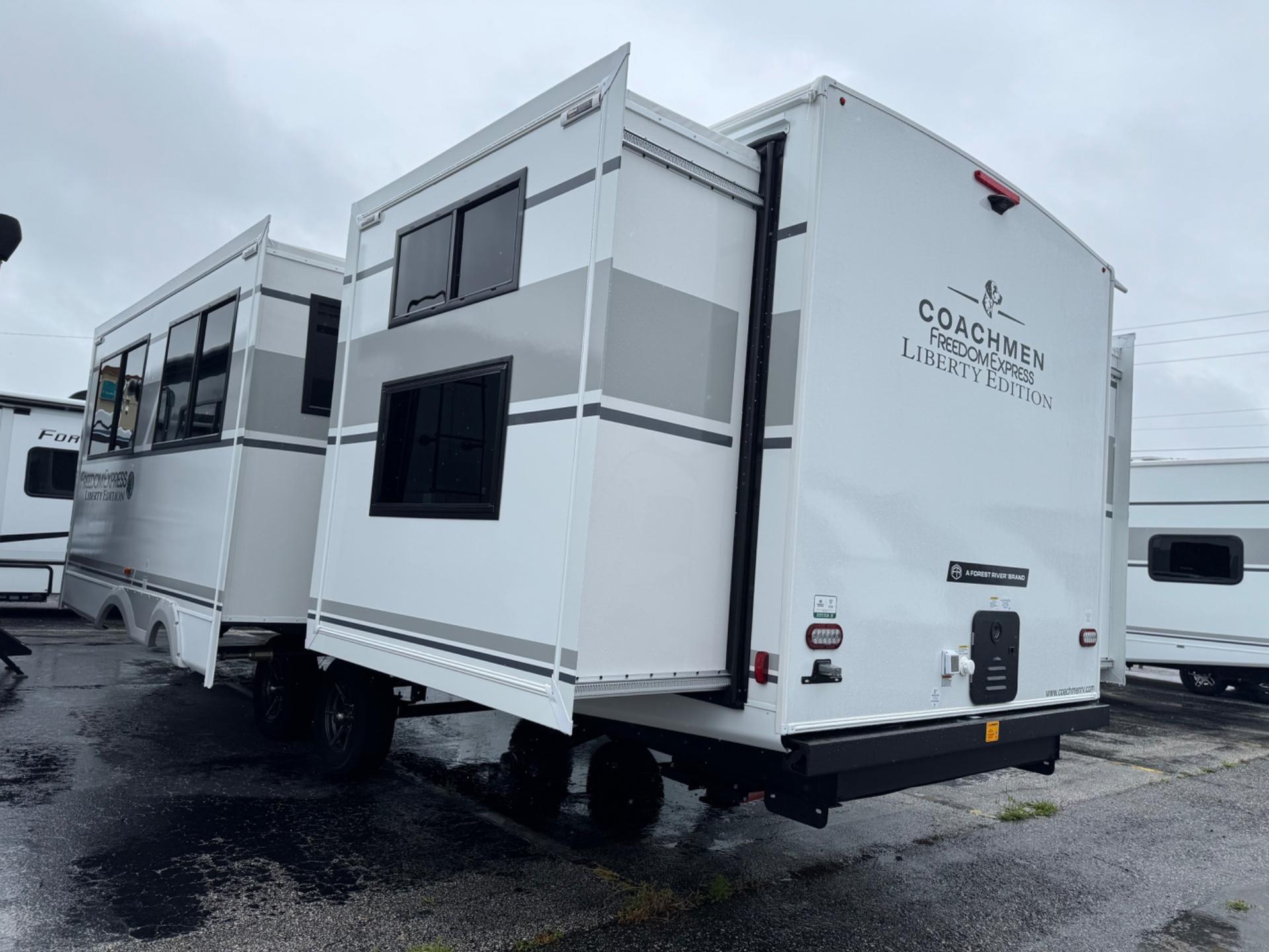 2026 Coachmen 2026 Coachmen Freedom Express Ultra Lite - thumbnail 4