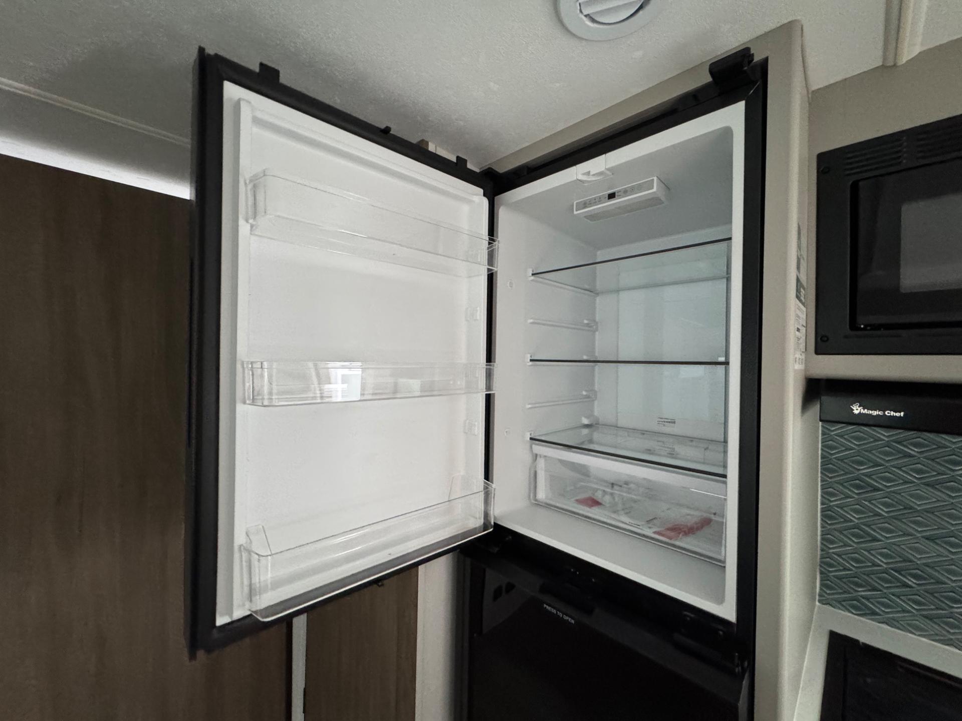 2026 Coachmen 2026 Coachmen Freedom Express Ultra Lite - thumbnail 13