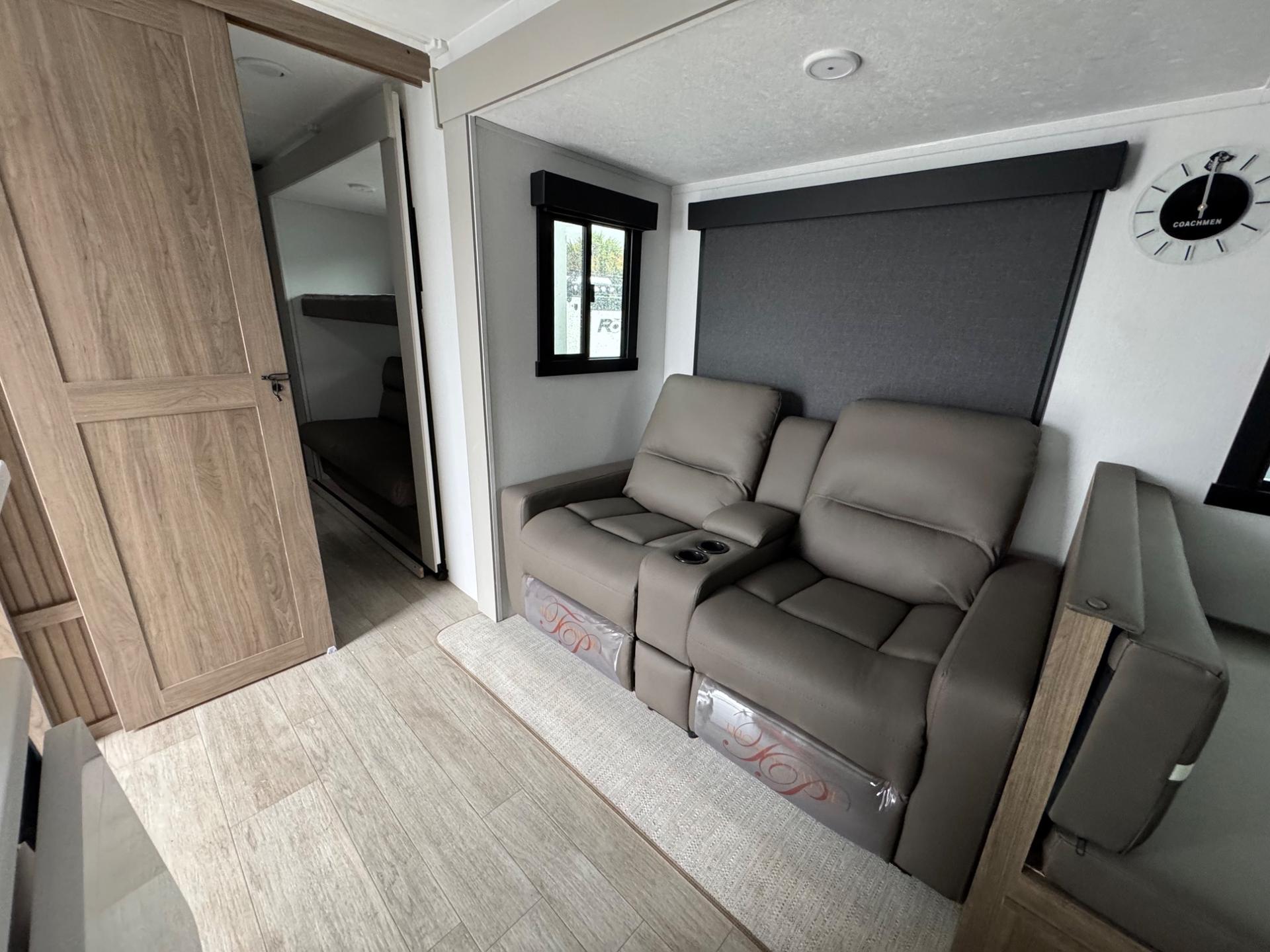 2026 Coachmen 2026 Coachmen Freedom Express Ultra Lite - thumbnail 15