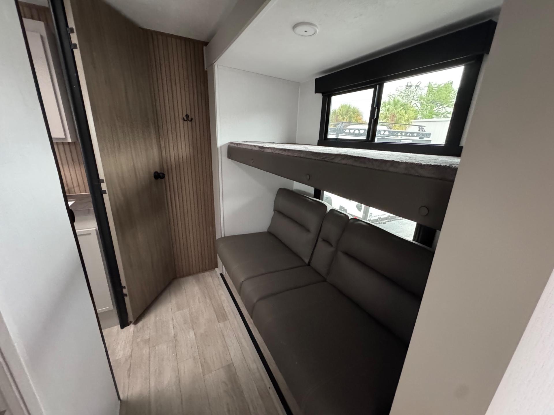 2026 Coachmen 2026 Coachmen Freedom Express Ultra Lite - thumbnail 18