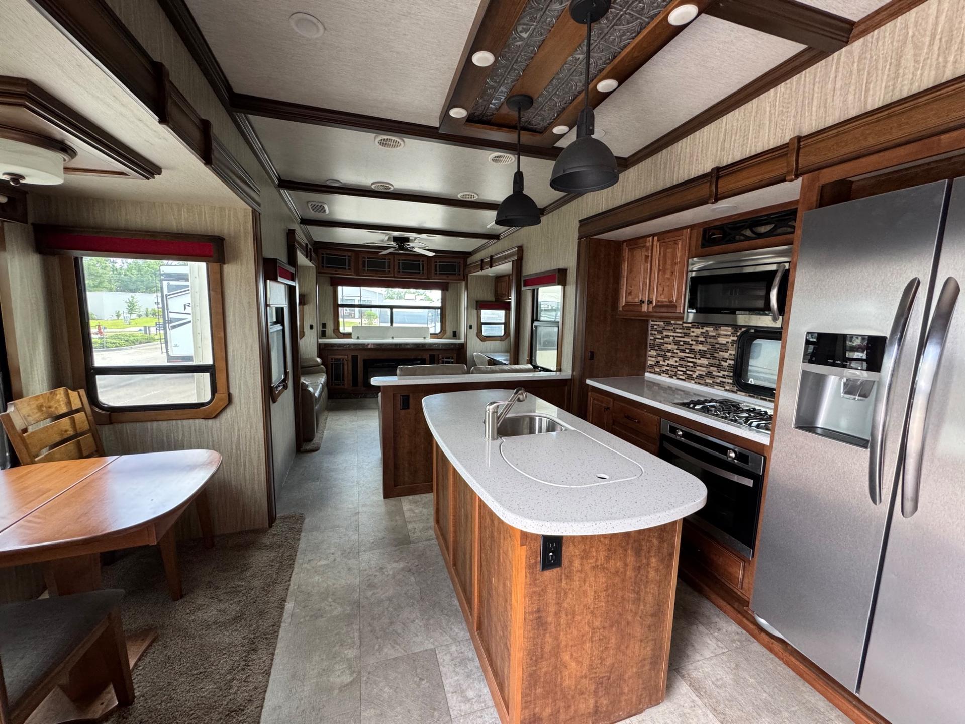 2018 Heartland 2018 Heartland Big Country - thumbnail 5