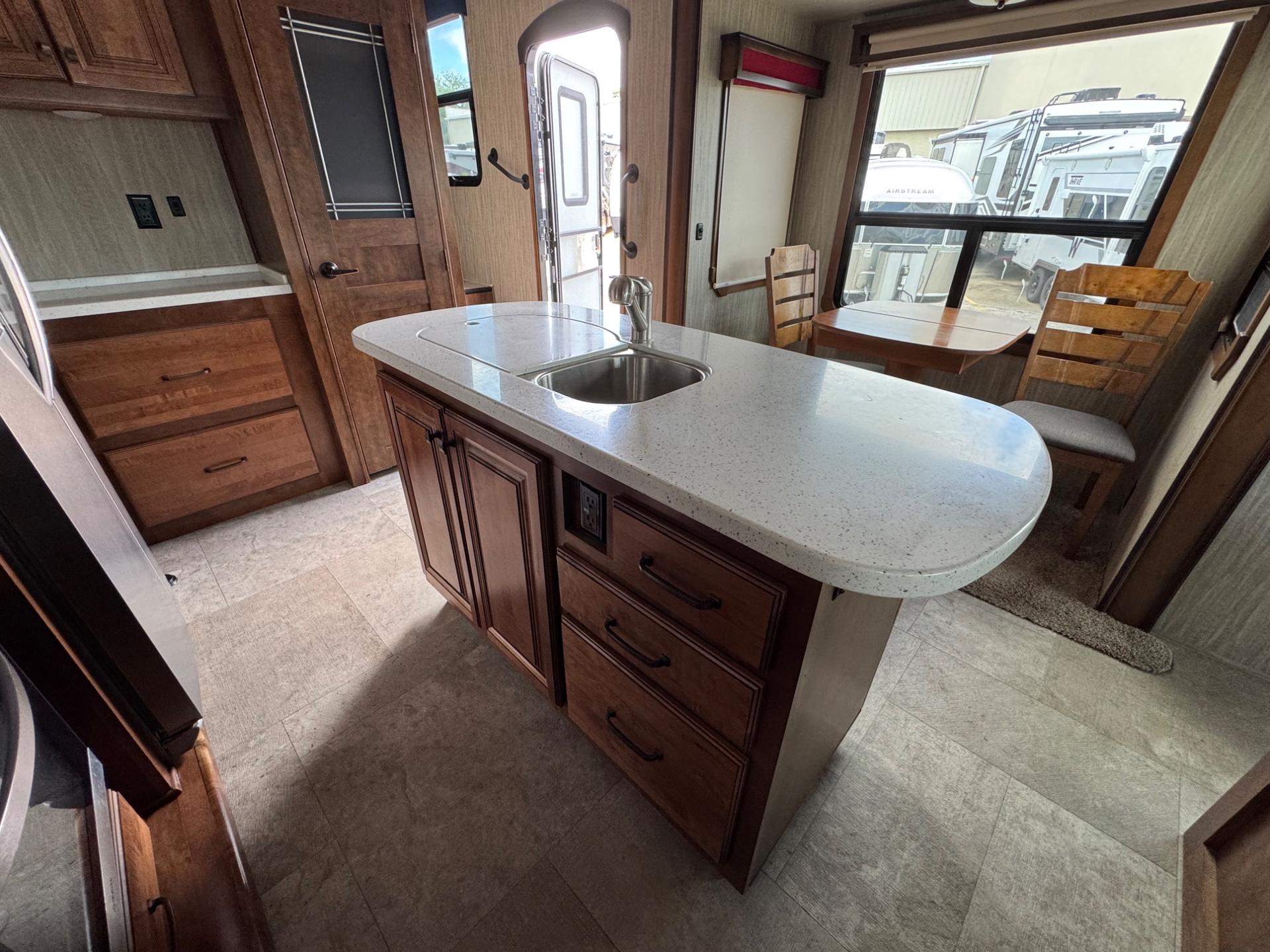 2018 Heartland 2018 Heartland Big Country - thumbnail 14