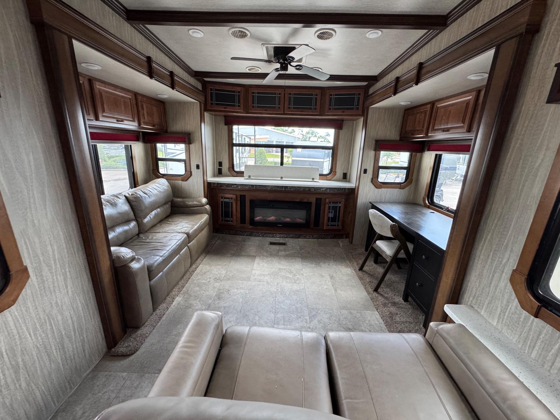 2018 Heartland 2018 Heartland Big Country - thumbnail 16