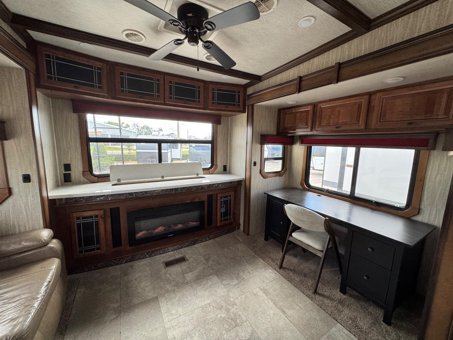 2018 Heartland 2018 Heartland Big Country - thumbnail 18