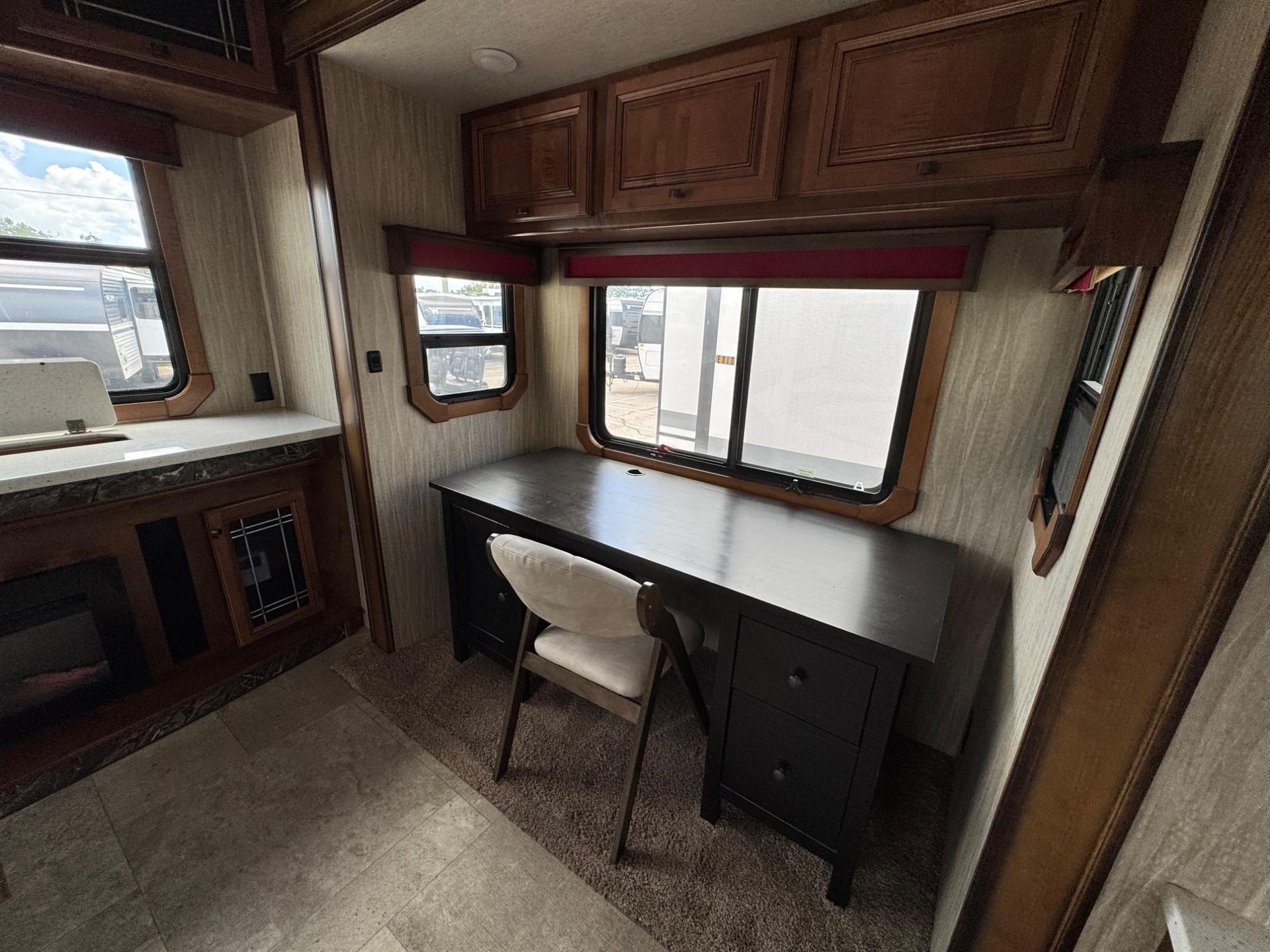 2018 Heartland 2018 Heartland Big Country - thumbnail 19