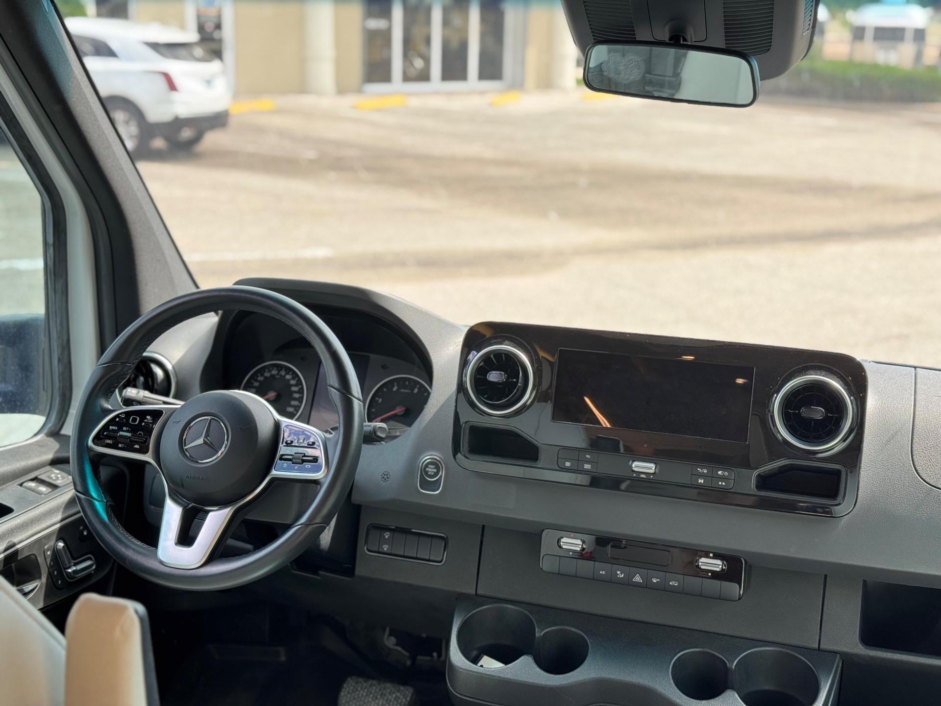 2020 Leisure Travel Vans 2020 Leisure Travel Vans Unity - thumbnail 5