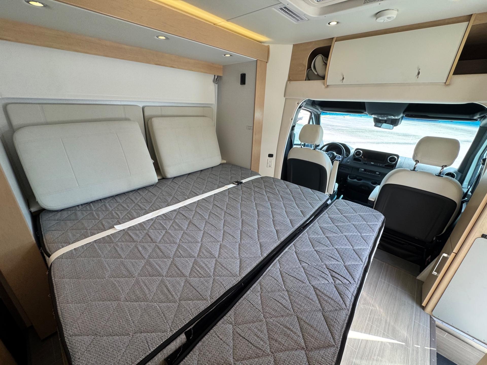 2020 Leisure Travel Vans 2020 Leisure Travel Vans Unity - thumbnail 11