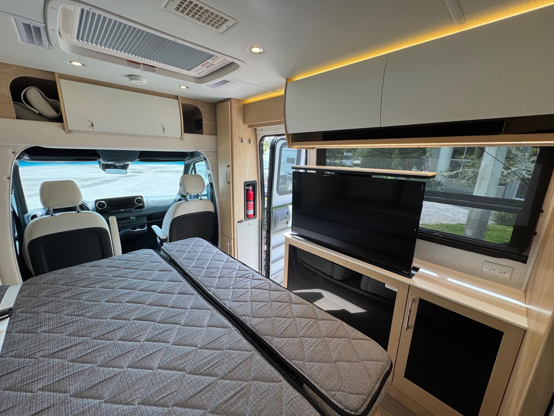 2020 Leisure Travel Vans 2020 Leisure Travel Vans Unity - thumbnail 13