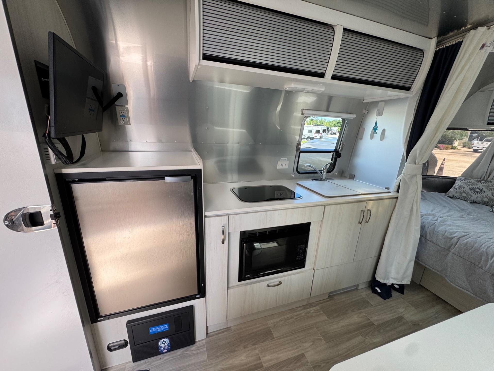 2024 AIRSTREAM 2024 AIRSTREAM BAMBI - thumbnail 10