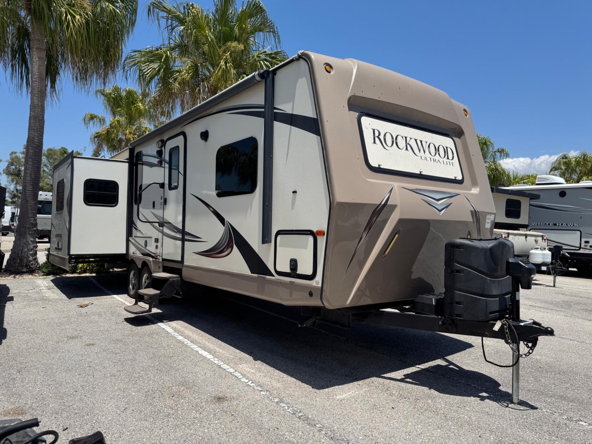2015 FOREST RIVER ROCKWOOD 2703WS