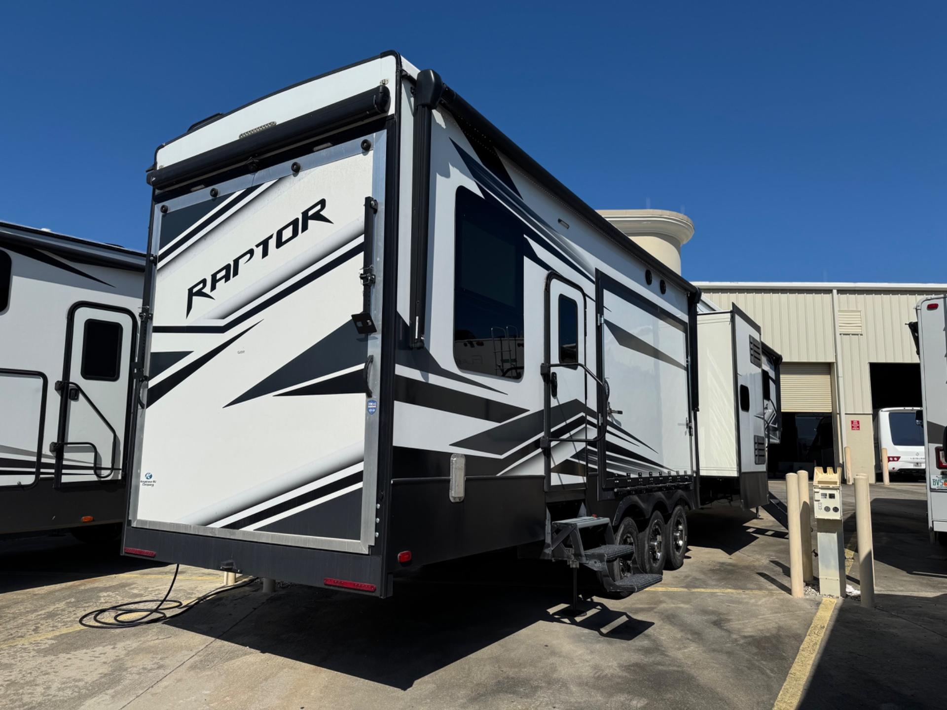 2021 Keystone RV 2021 Keystone RV Raptor - thumbnail 4