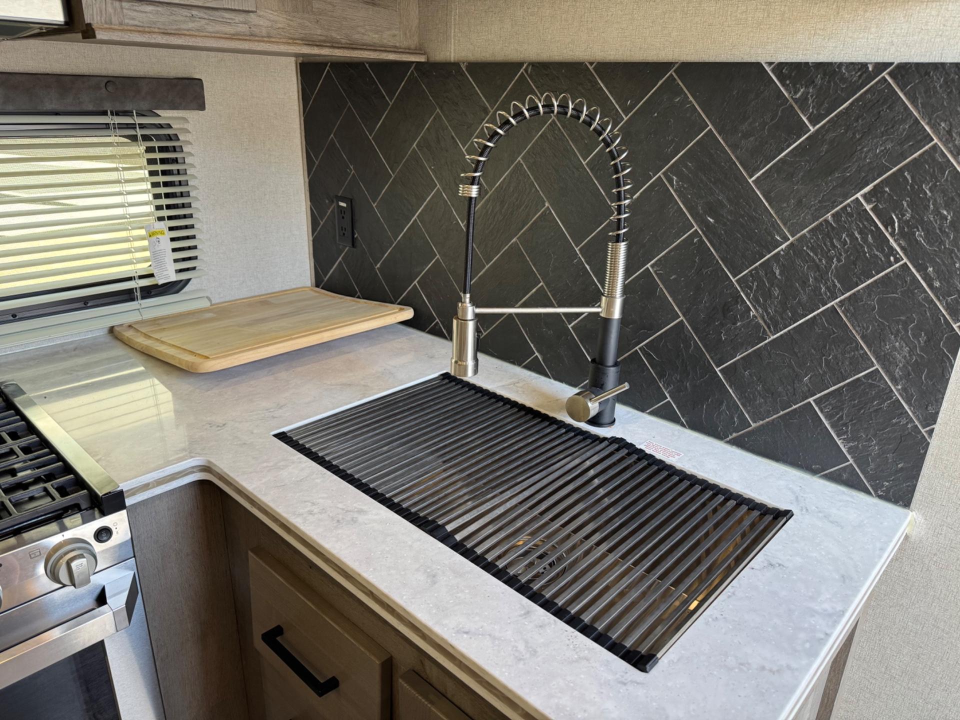 2021 Keystone RV 2021 Keystone RV Raptor - thumbnail 10