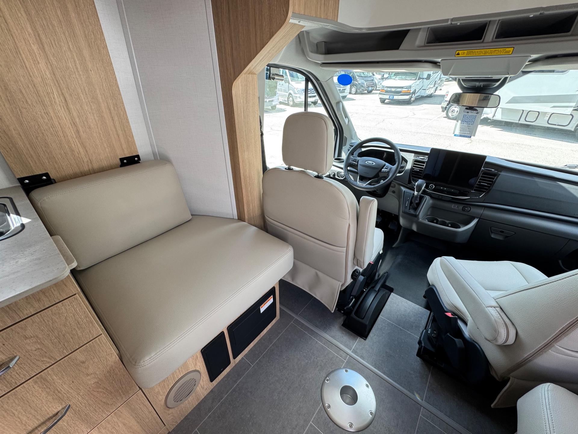2025 Leisure Travel Vans 2025 Leisure Travel Vans Wonder - thumbnail 12